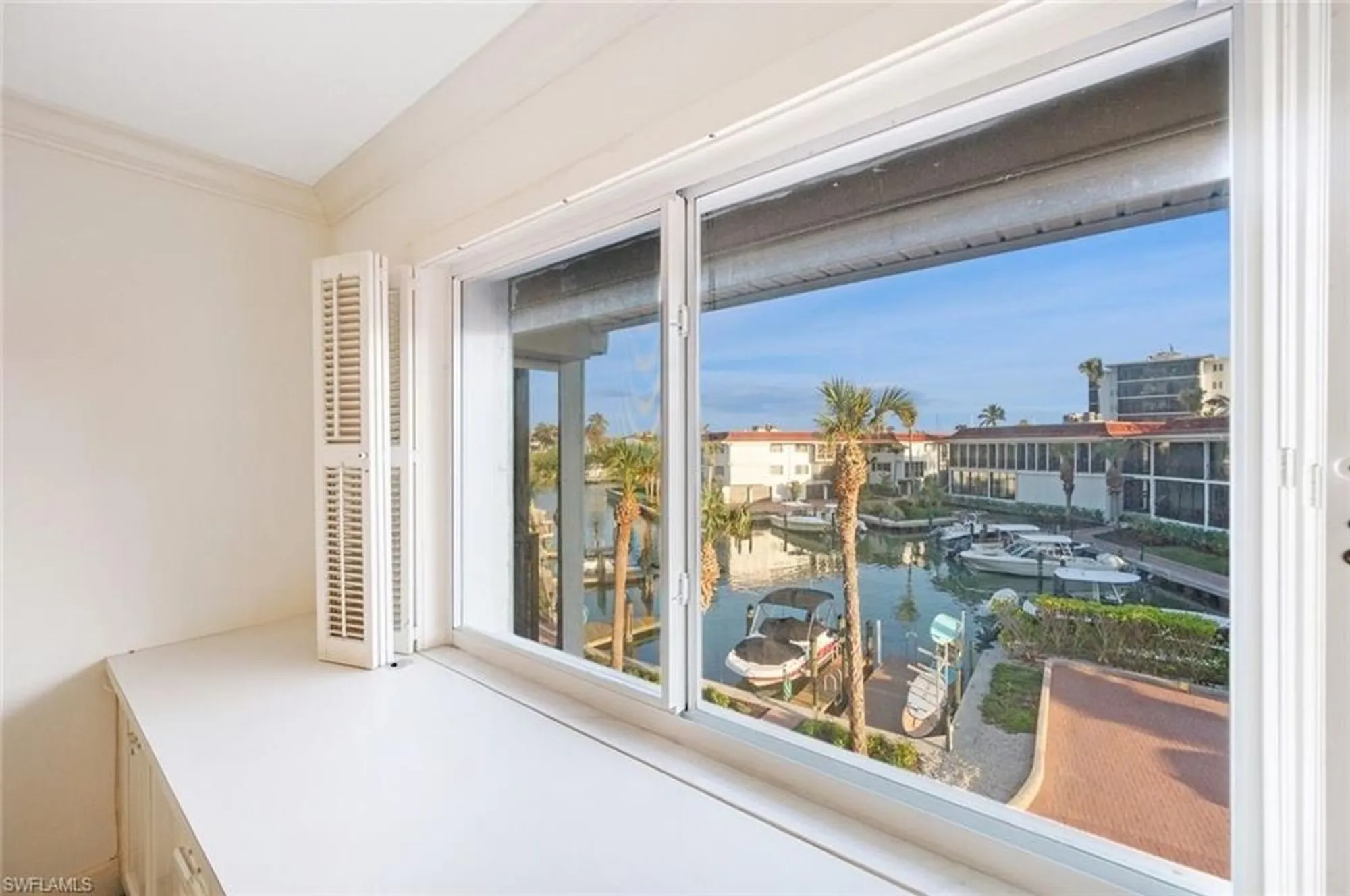 Property Slideshow image 16 of 28 | 2246 gulf shore blvd l2, Naples, FL, 34102
