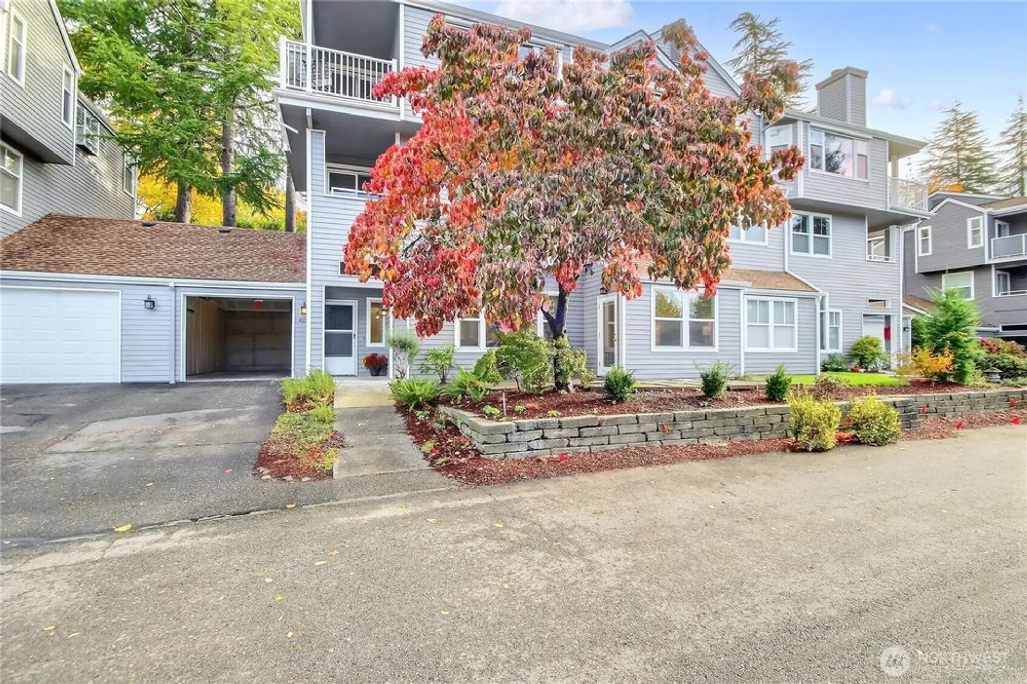 Property Slideshow image 1 of 38 | 4228 221st pl se # 1083, Issaquah, WA, 98029