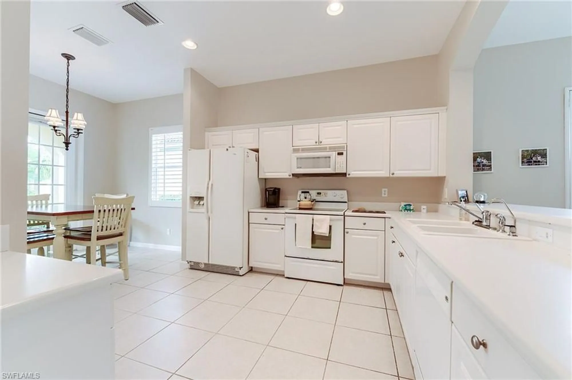 Property Slideshow image 12 of 38 | 3180 bramble cove ct, Fort Myers, FL, 33905