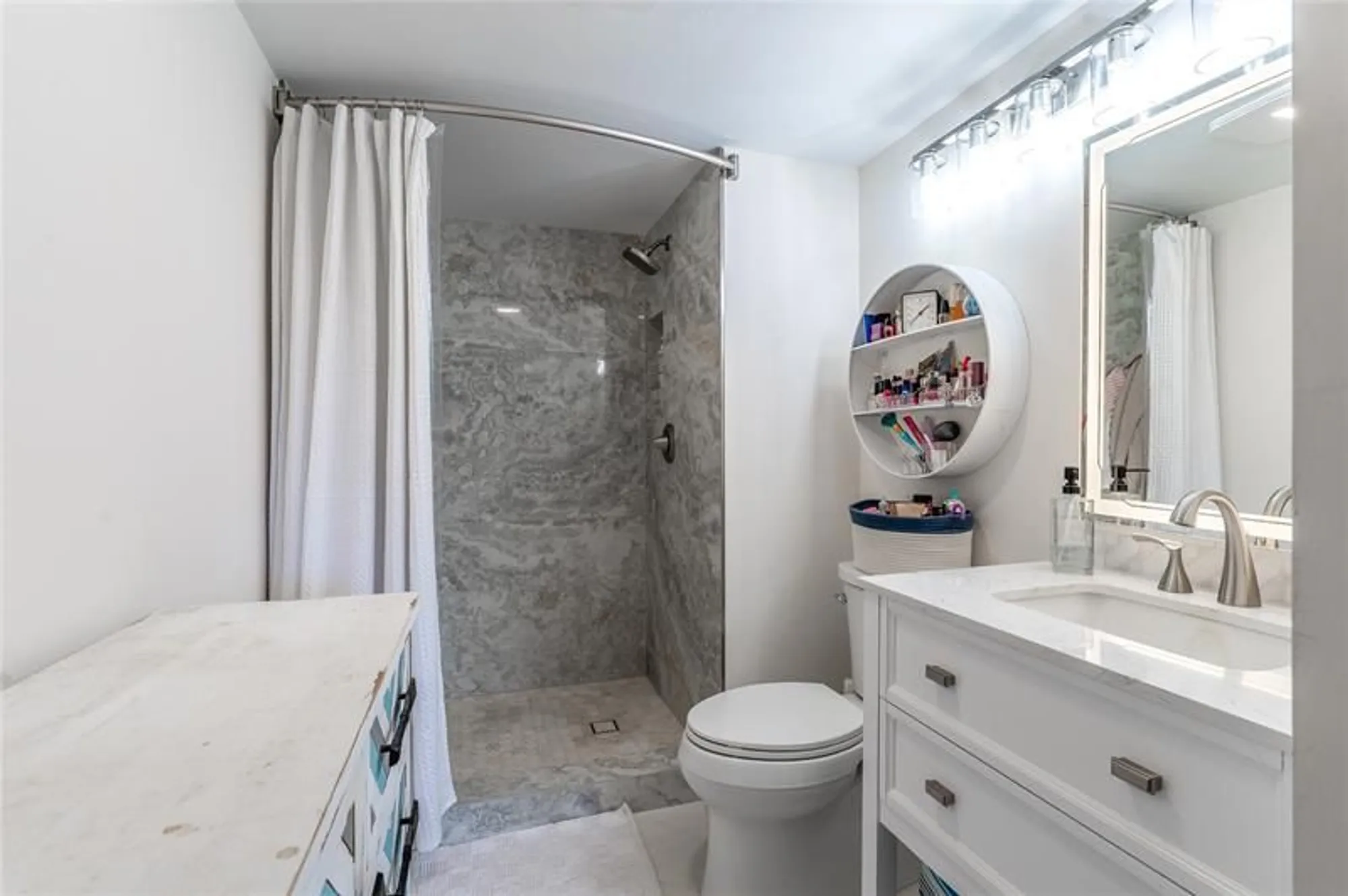 Property Slideshow image 5 of 61 | 9411 n hollybrook lake dr 310, Pembroke Pines, FL, 33025