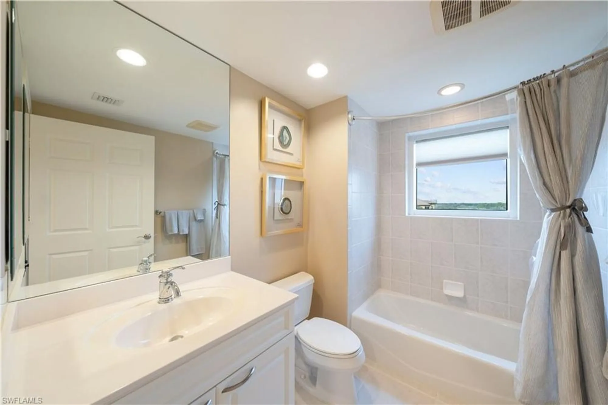 Property Slideshow image 19 of 39 | 23540 via veneto blvd 605, Estero, FL, 34134