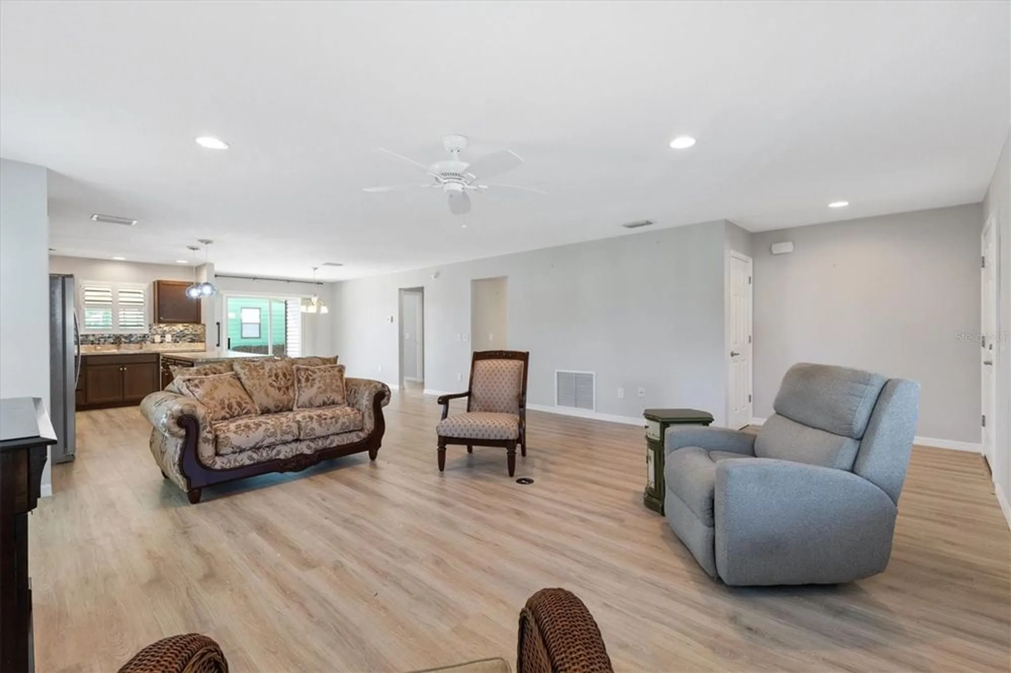 Property Slideshow image 5 of 37 | 706 jason dr, Lady Lake, FL, 32159