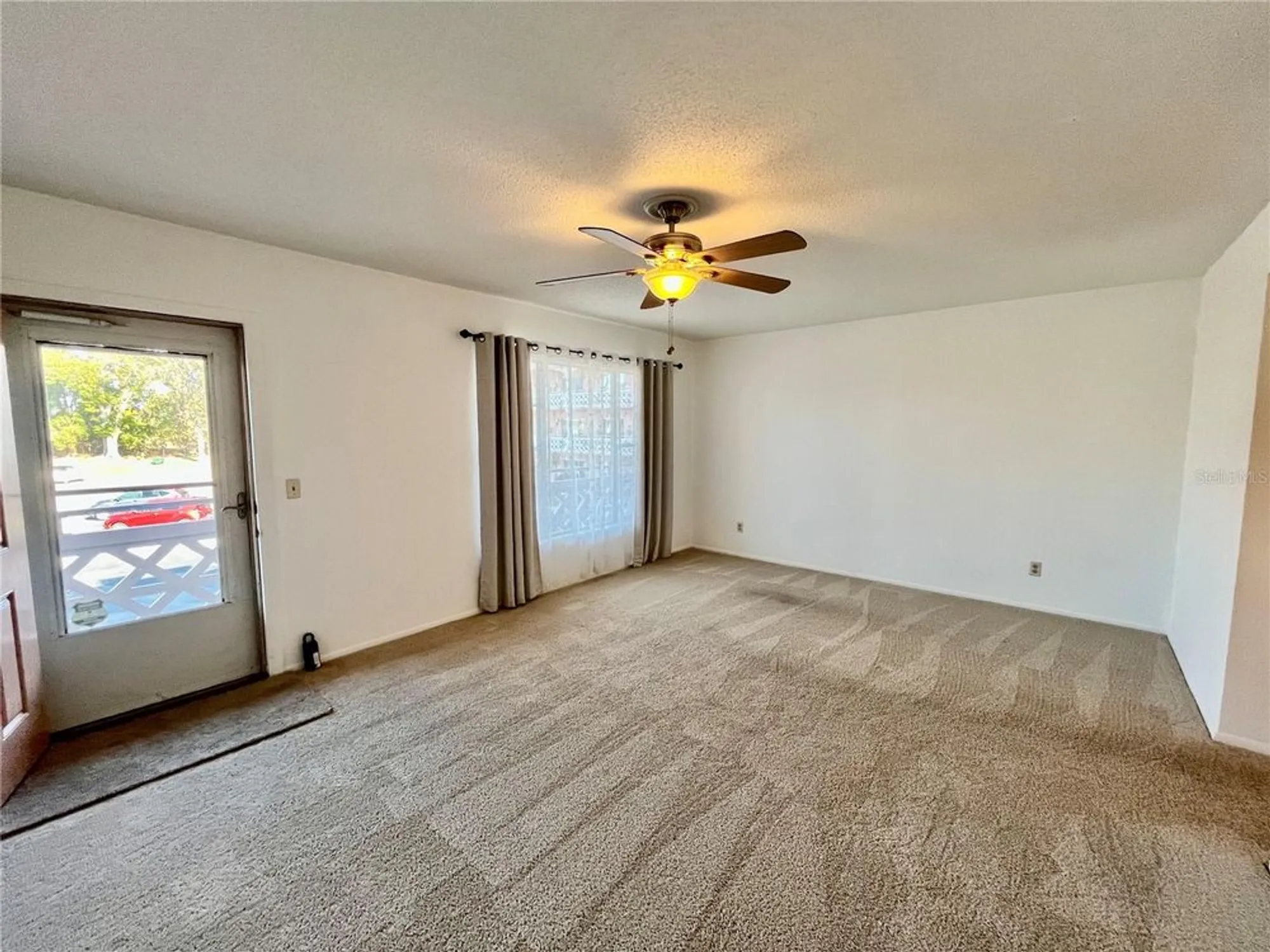 Property Slideshow image 5 of 38 | 2457 ecuadorian way 51, Clearwater, FL, 33763