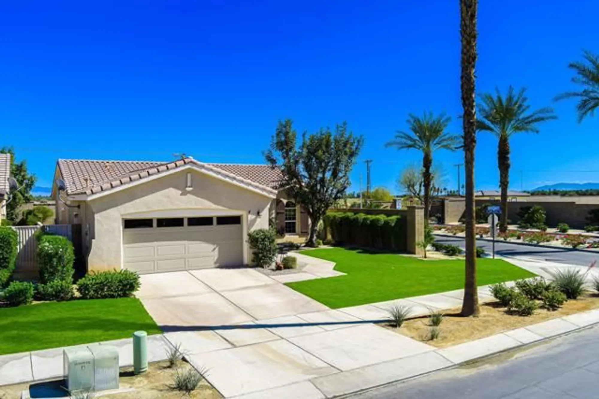 Property Slideshow image 42 of 79 | 60328 desert shadows dr, La Quinta, CA, 92253