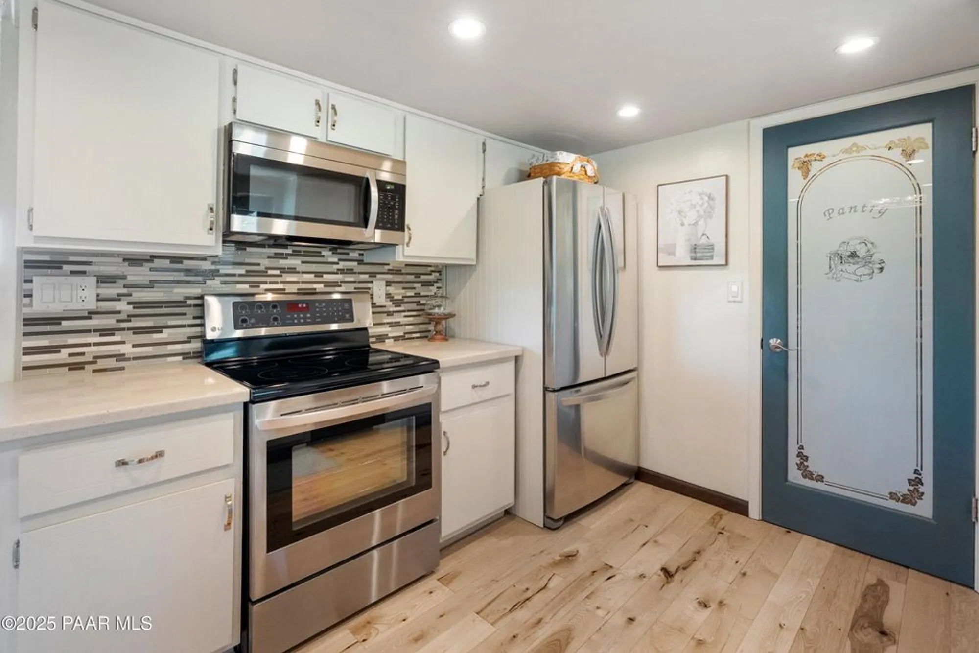 Property Slideshow image 13 of 45 | 722 sunrise blvd, Prescott, AZ, 86301