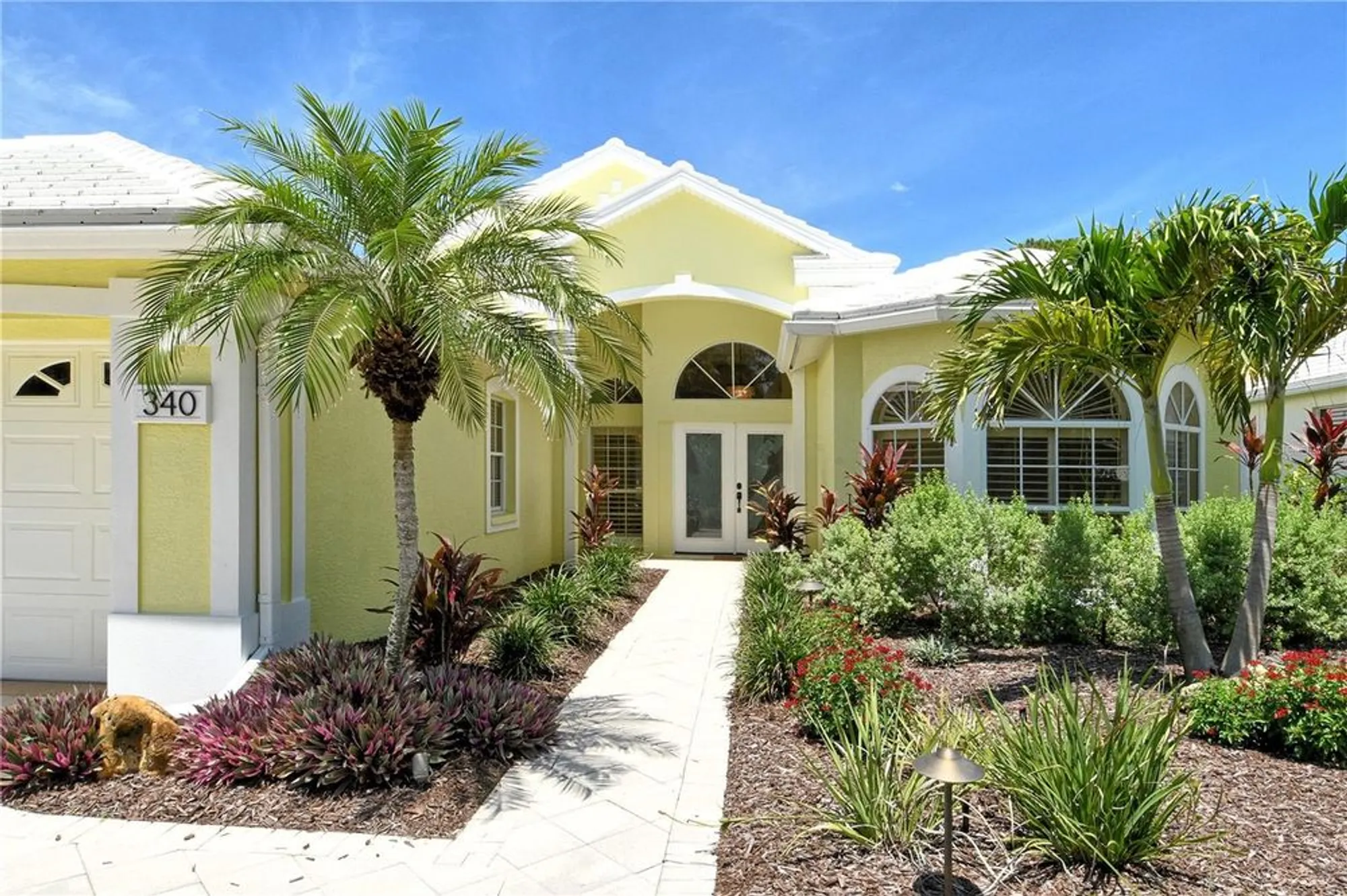 Property Slideshow image 3 of 52 | 340 bermuda ct 5, Venice, FL, 34293
