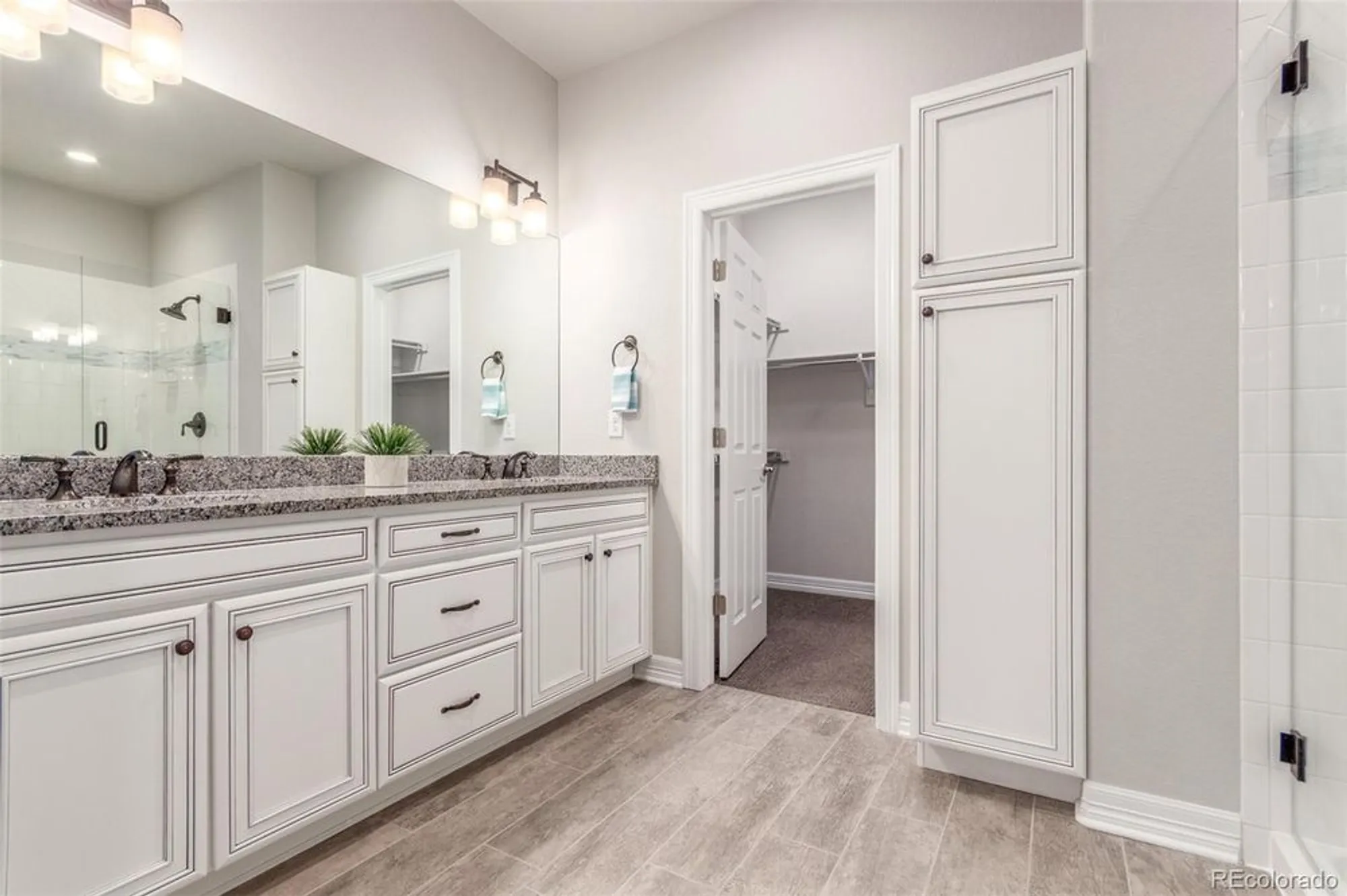 Property Slideshow image 23 of 45 | 22654 e henderson dr, Aurora, CO, 80016