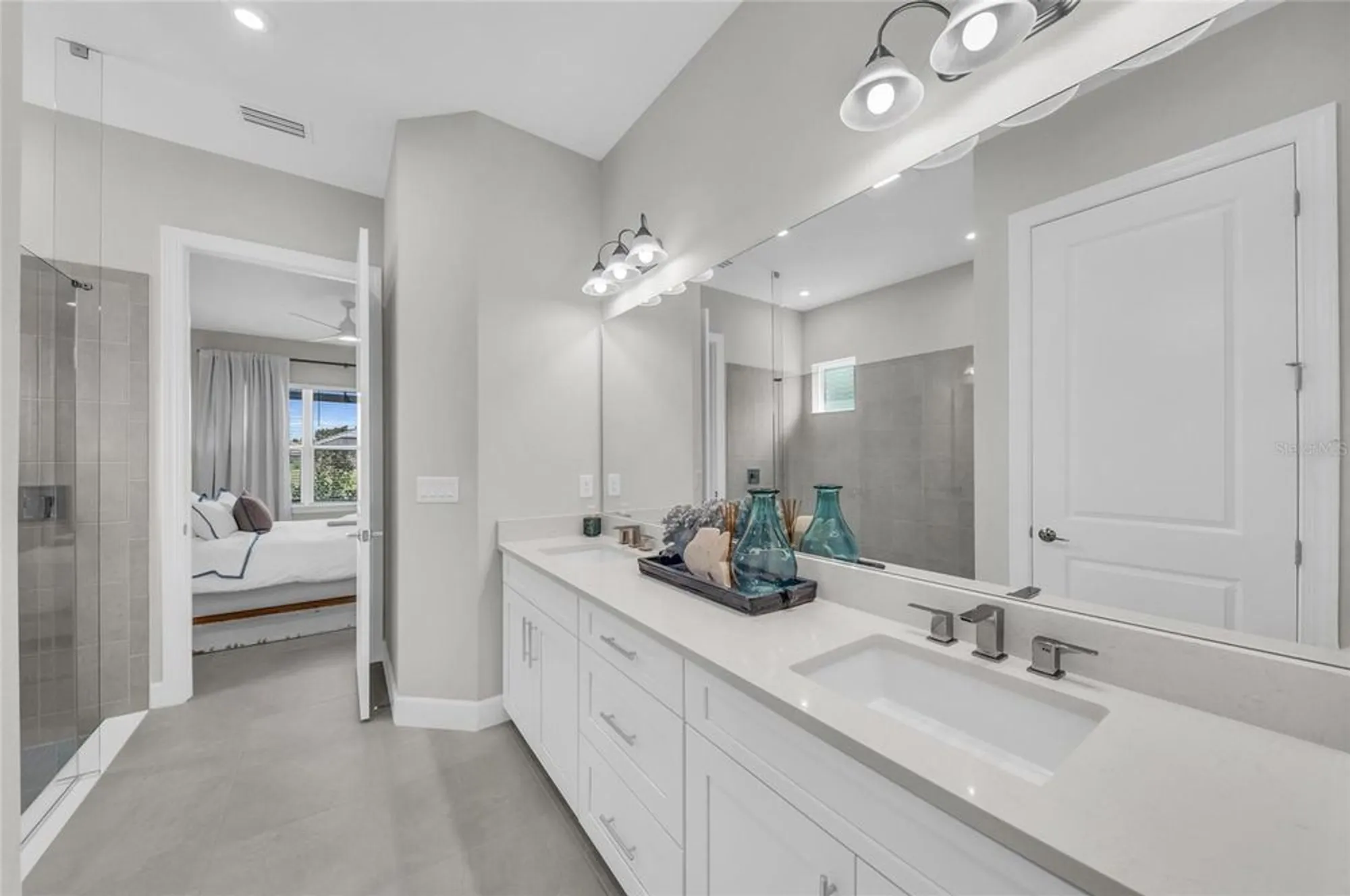 Property Slideshow image 15 of 47 | 4736 cassio ct, Bradenton, FL, 34211