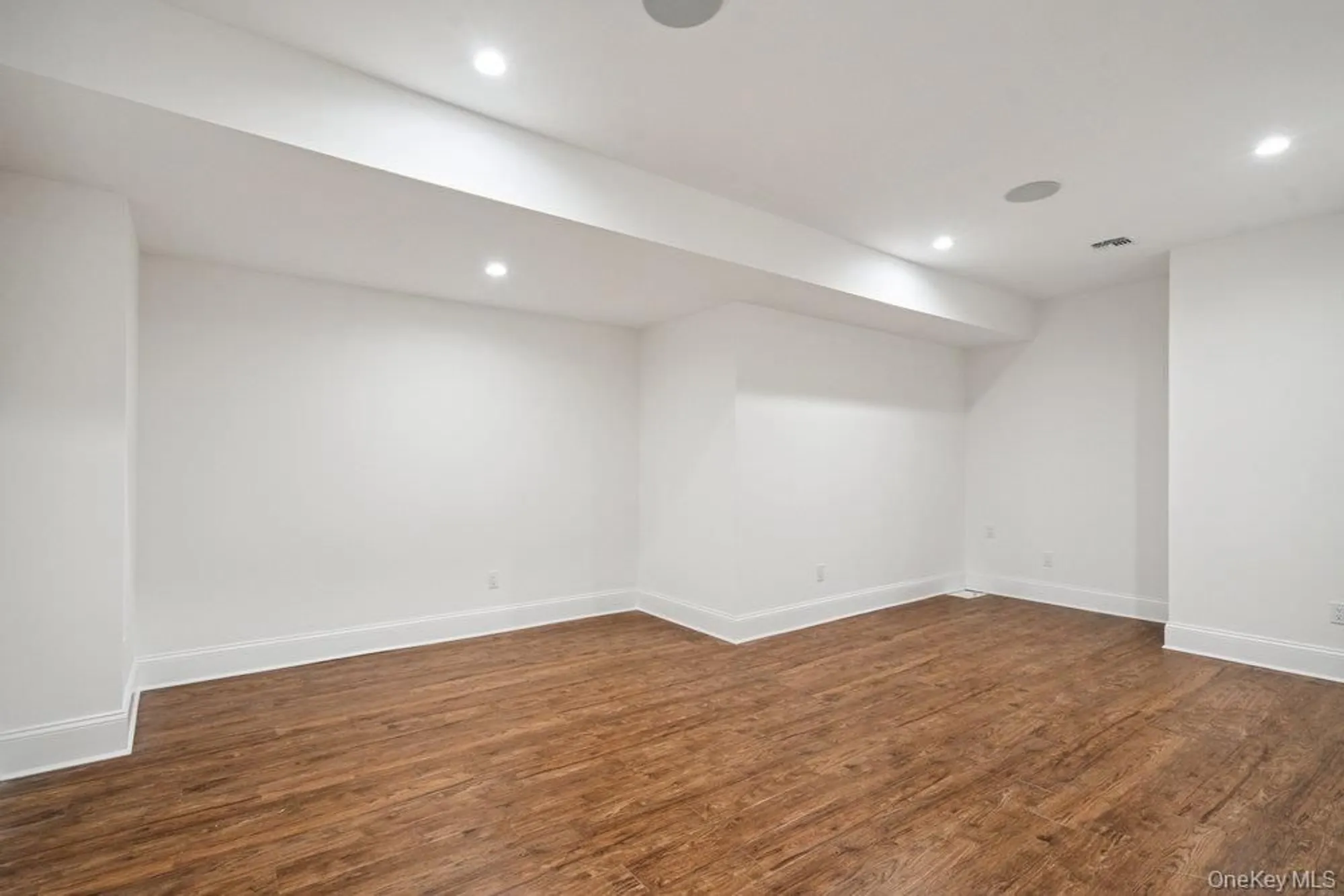 Property Slideshow image 39 of 46 | 46 plainview rd, Woodbury, NY, 11797