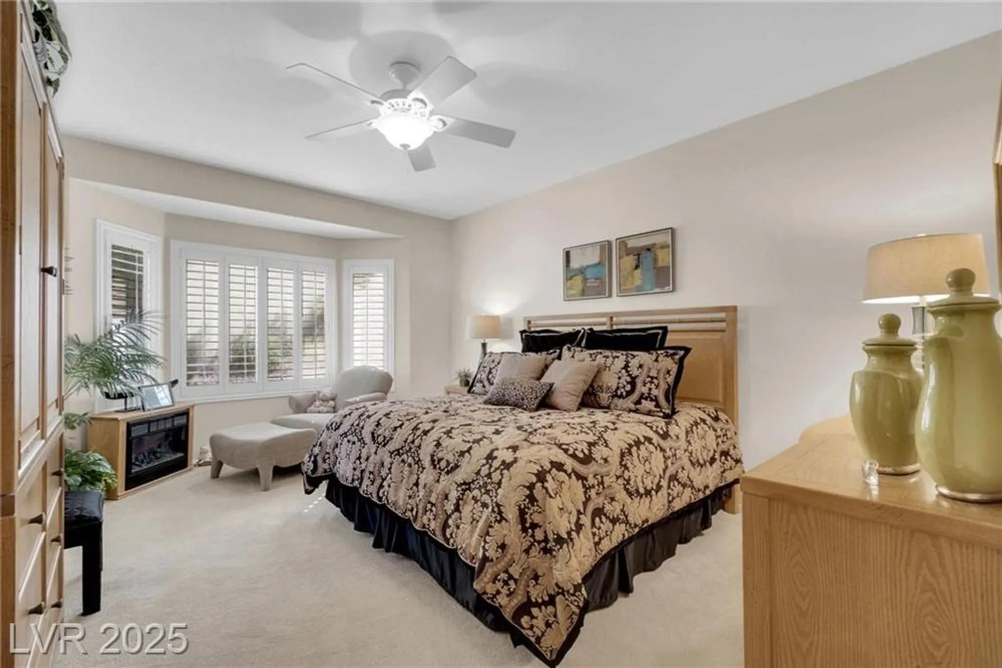 Property Slideshow image 14 of 37 | 1668 sebring hills dr, Henderson, NV, 89052