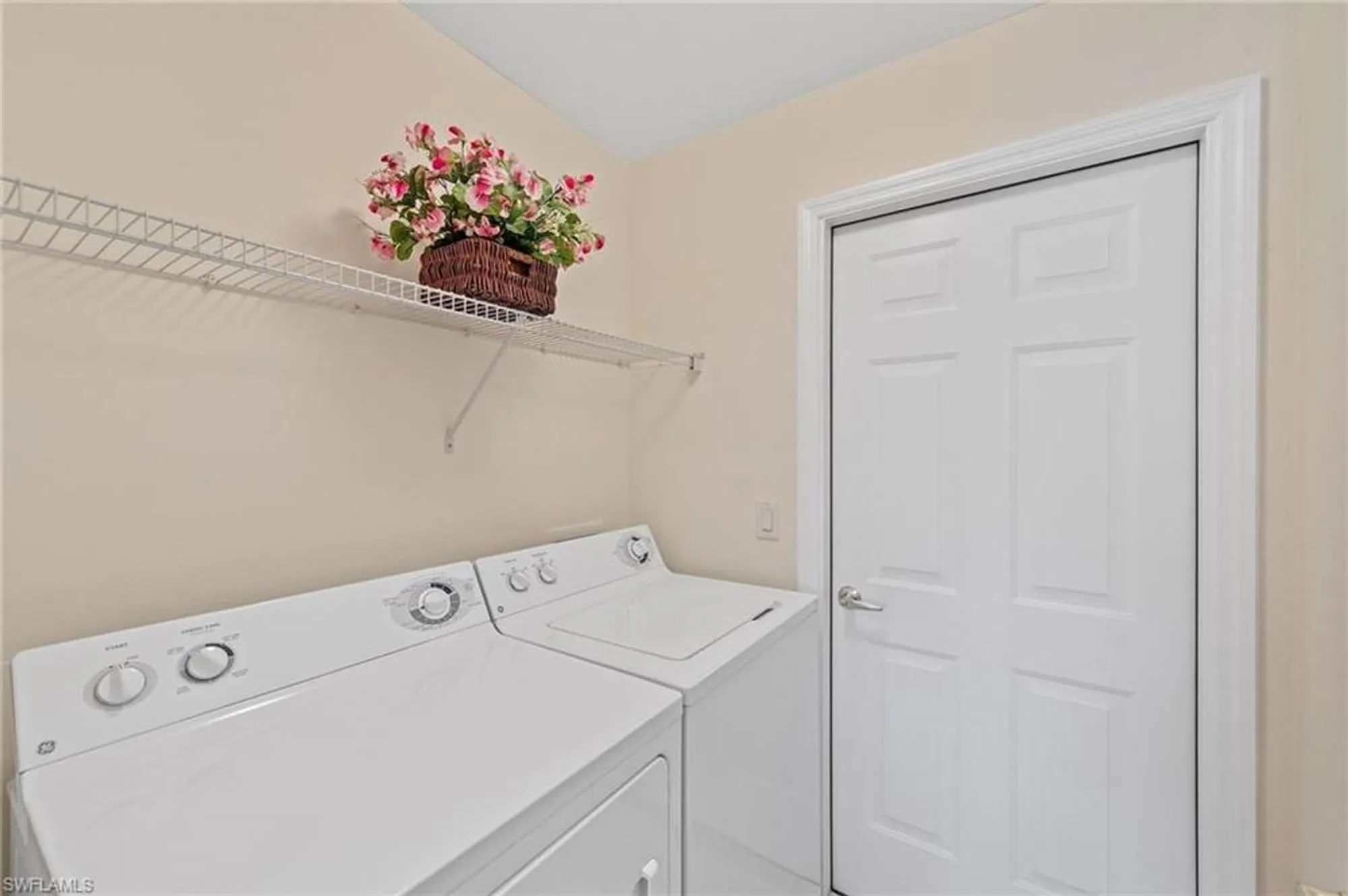 Property Slideshow image 32 of 50 | 9933 horse creek rd, Fort Myers, FL, 33913