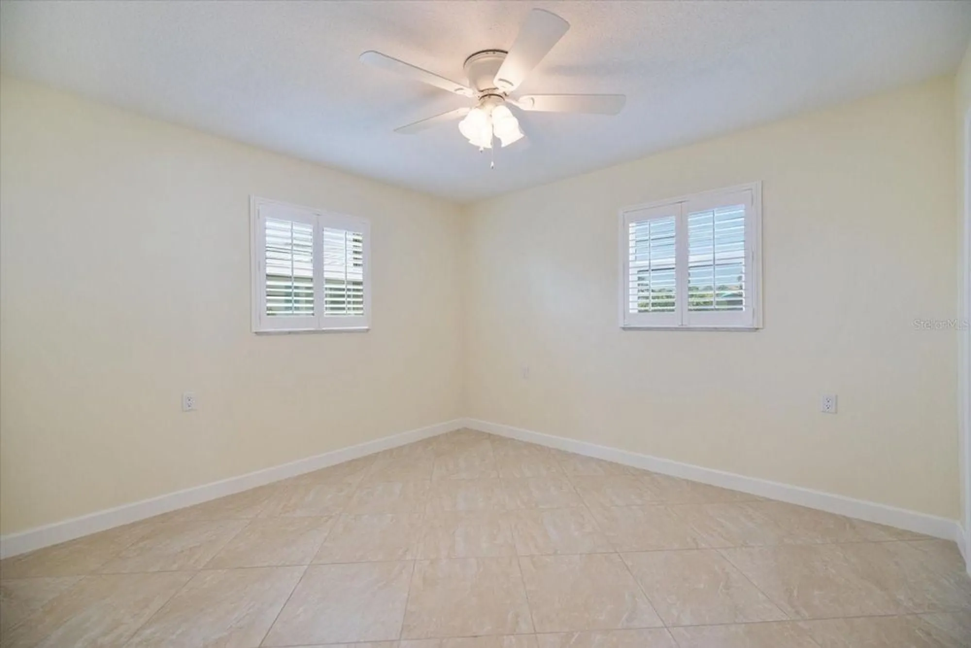 Property Slideshow image 25 of 47 | 107 clipper way # 107, Nokomis, FL, 34275
