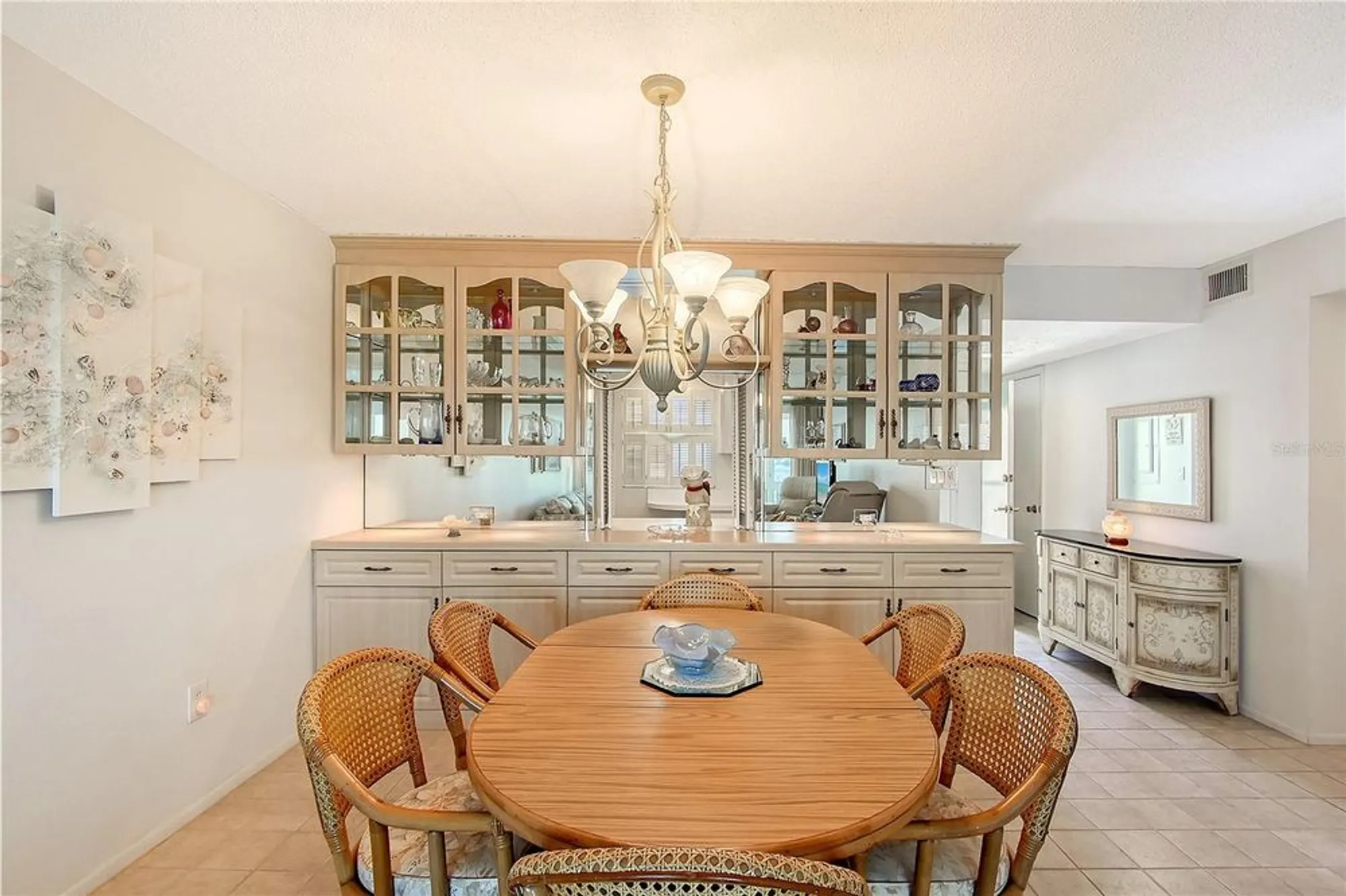 Property Slideshow image 12 of 37 | 1350 n portofino dr apt 402, Sarasota, FL, 34242