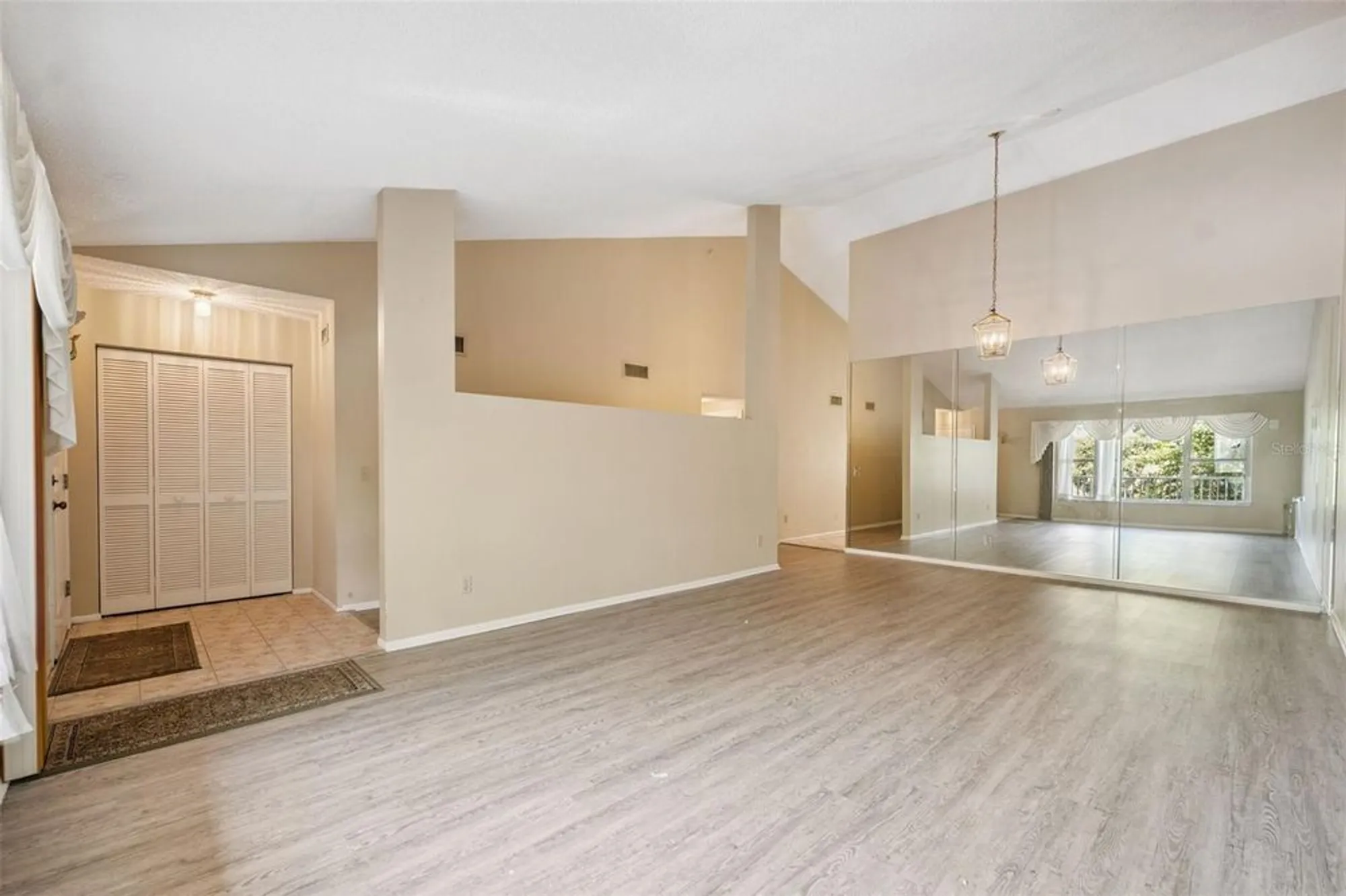 Property Slideshow image 11 of 49 | 2192 swedish dr 26, Clearwater, FL, 33763