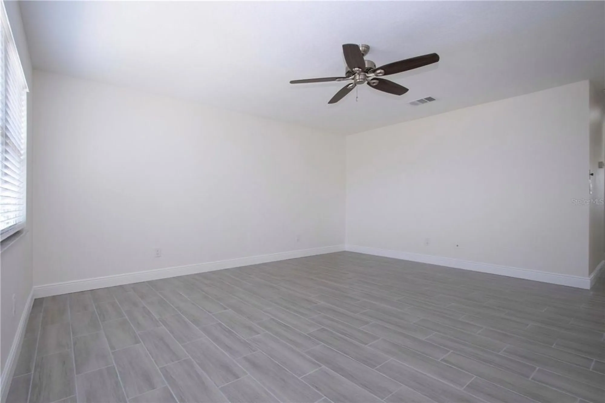 Property Slideshow image 15 of 72 | 1906 canterbury ln 20, Sun City Center, FL, 33573