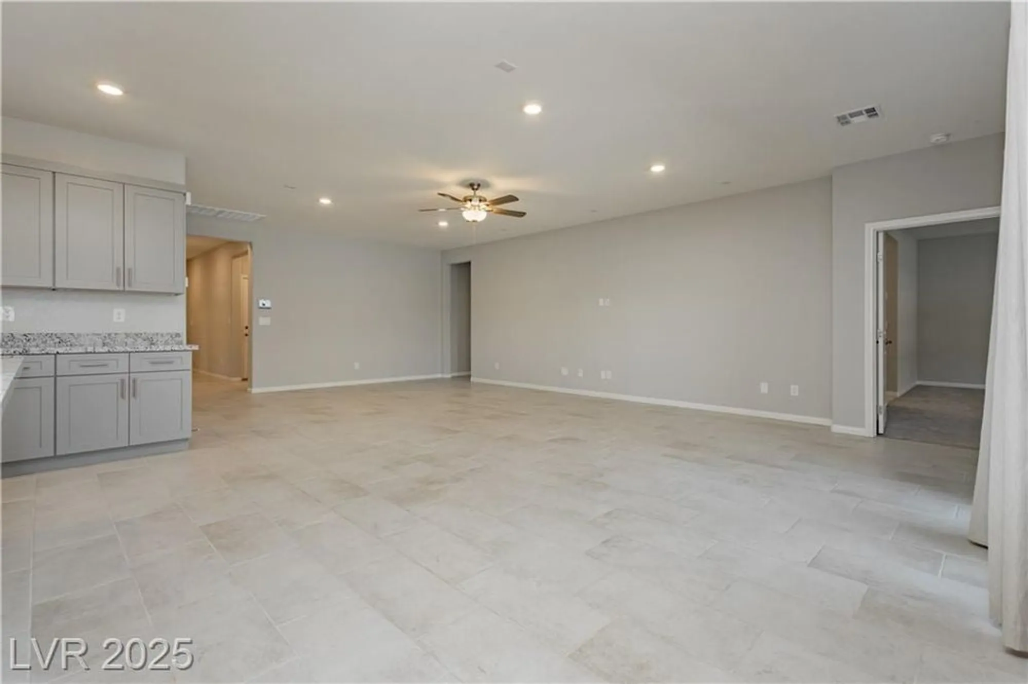 Property Slideshow image 6 of 47 | 7511 phoenix falls st, North Las Vegas, NV, 89084