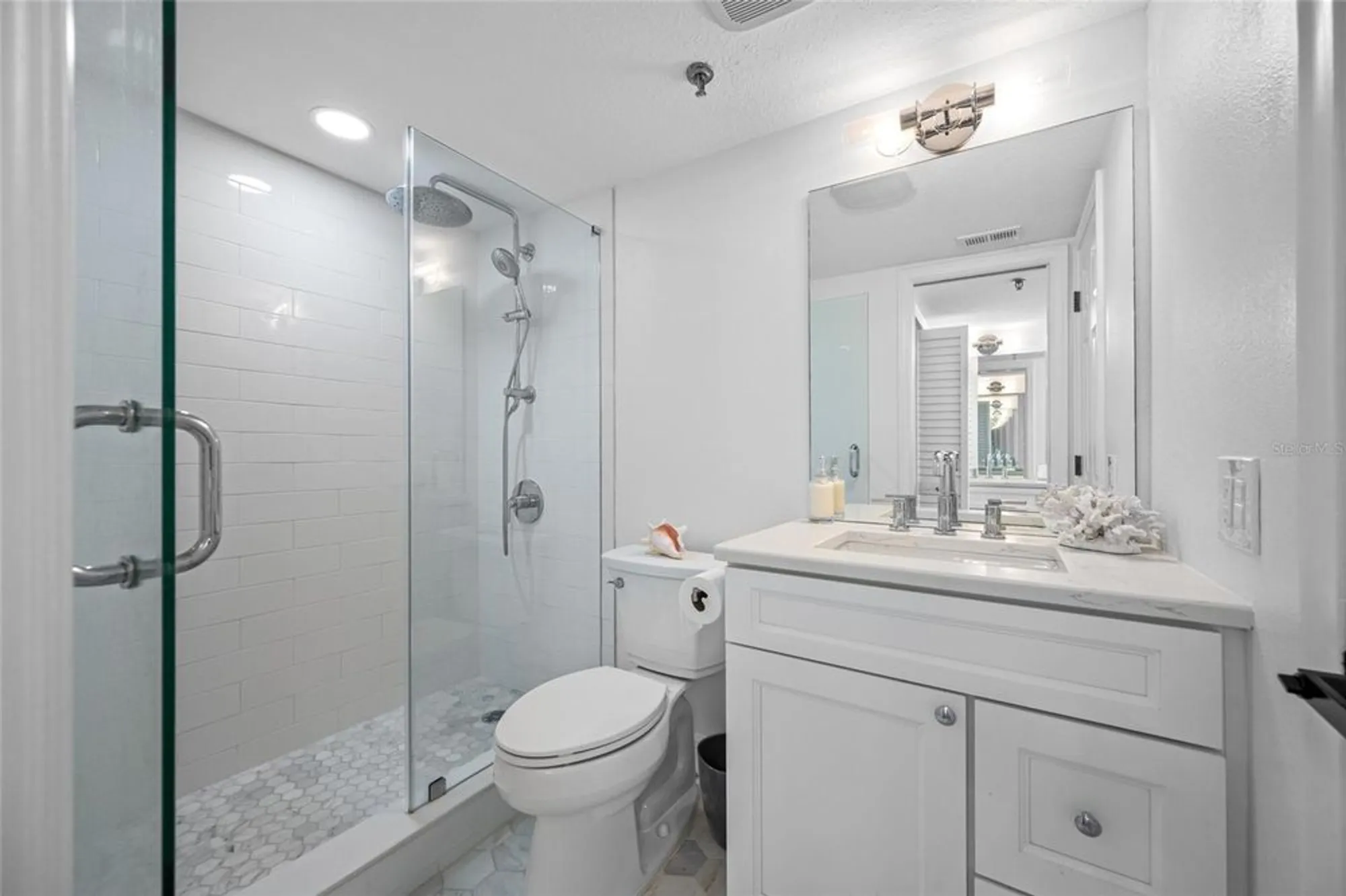 Property Slideshow image 21 of 54 | 6372 palma del mar blvd s apt 601, St Petersburg, FL, 33715