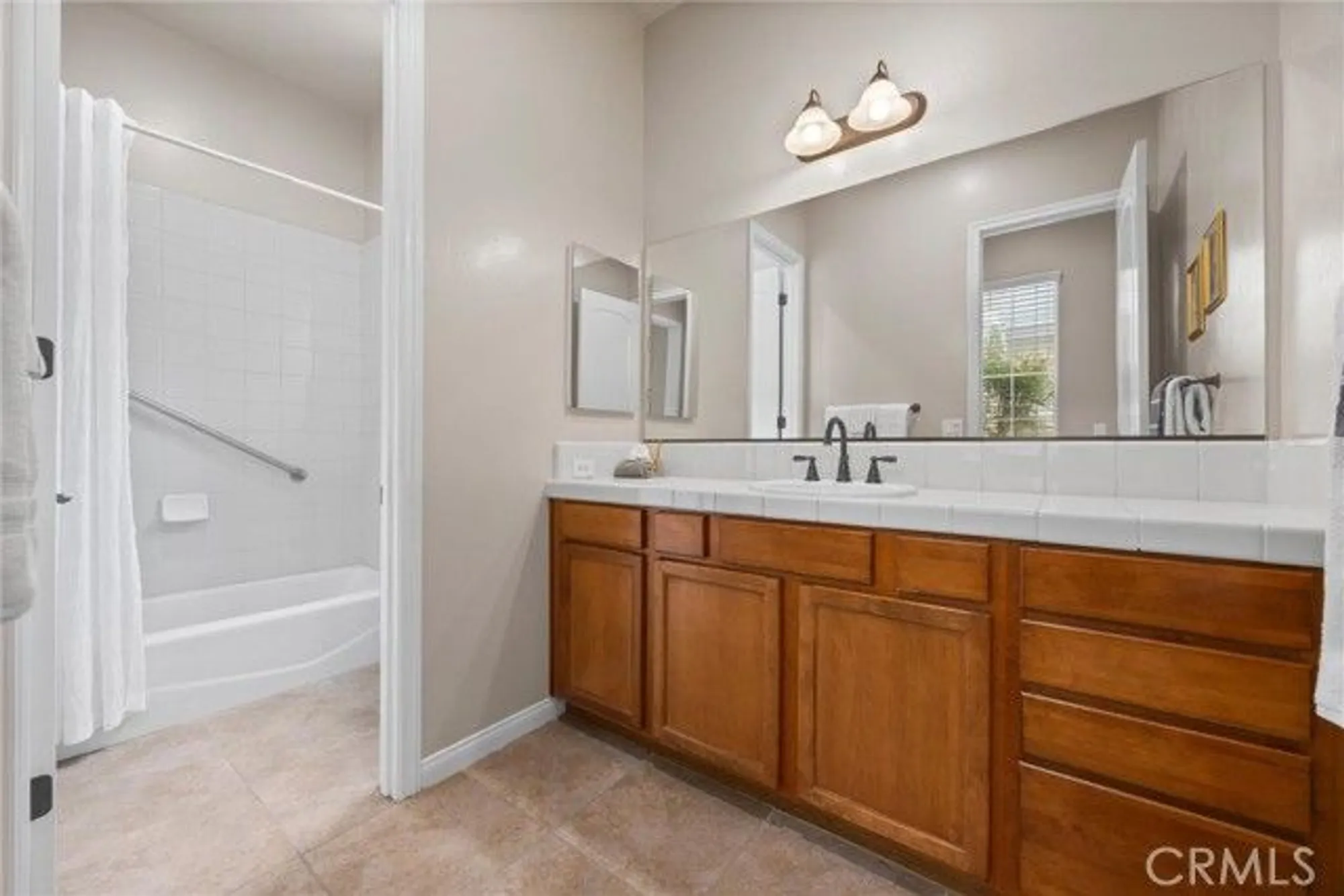 Property Slideshow image 28 of 53 | 307 coachman way, Bakersfield, CA, 93312