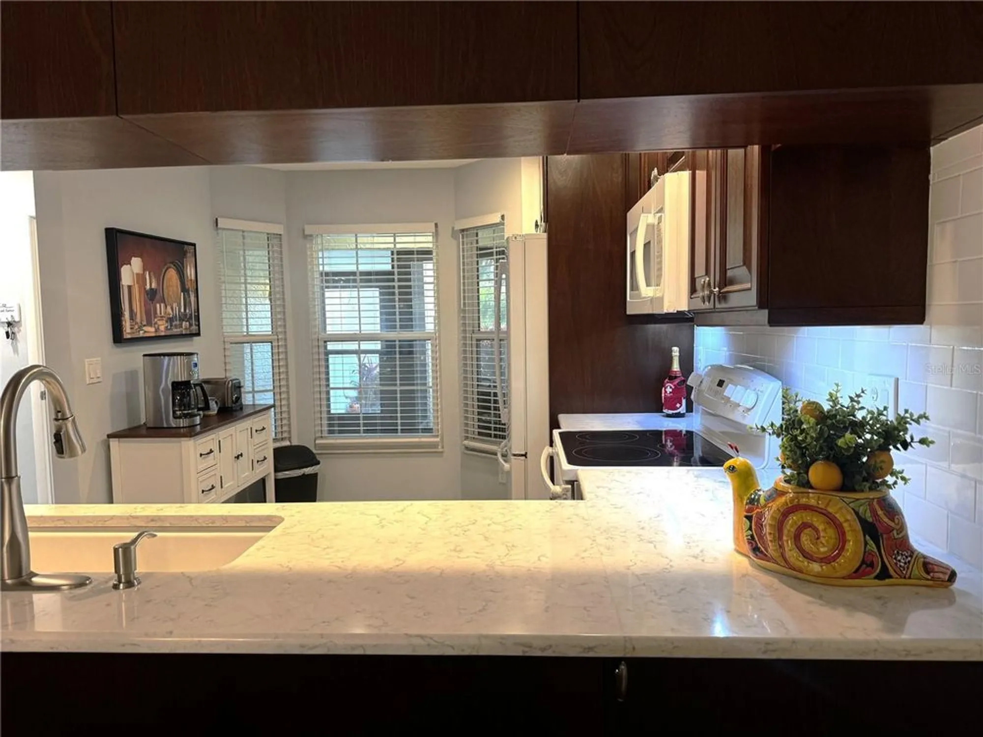 Property Slideshow image 7 of 18 | 1109 madeira dr, Palm Harbor, FL, 34684