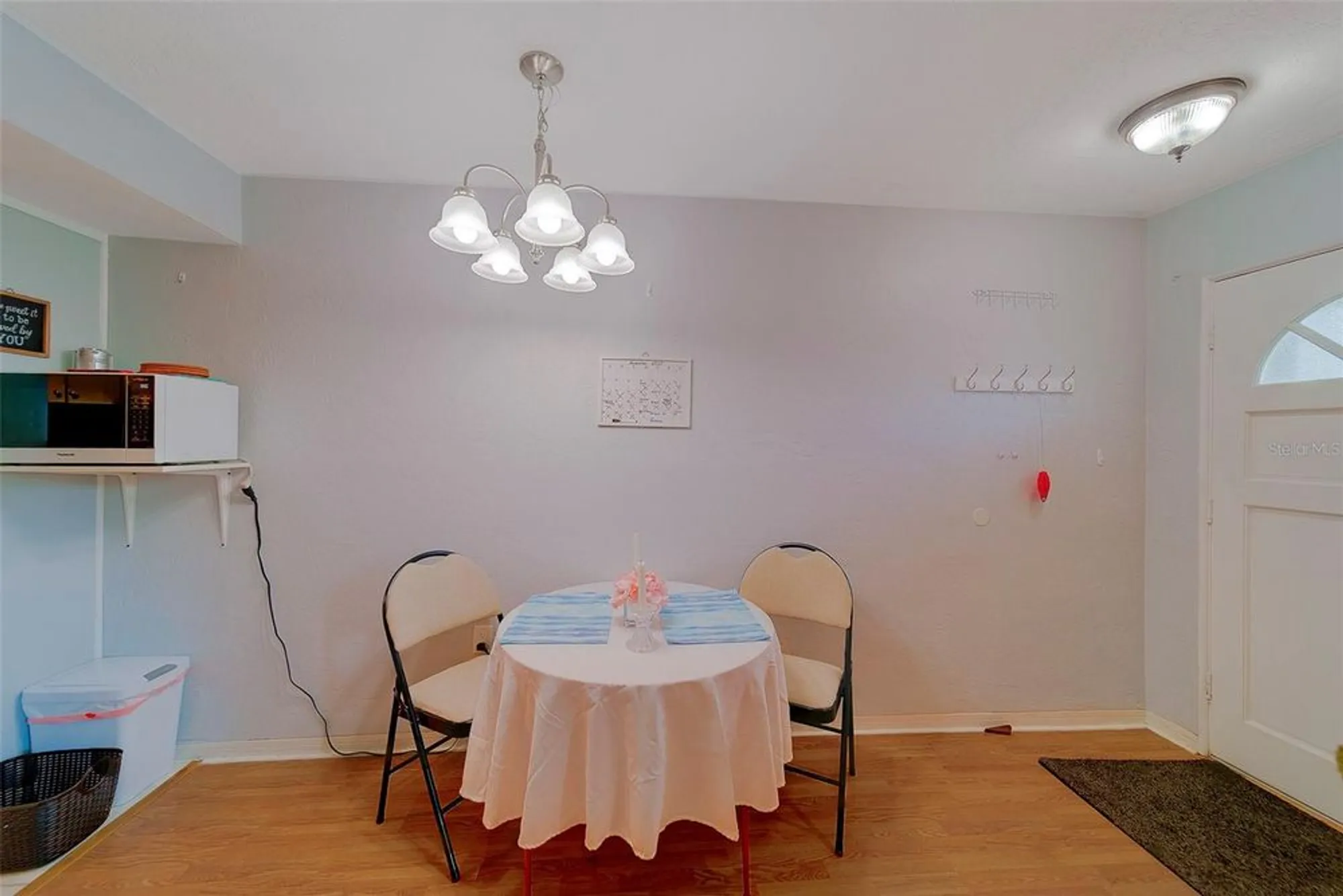 Property Slideshow image 10 of 55 | 2433 brazilia dr apt 5, Clearwater, FL, 33763