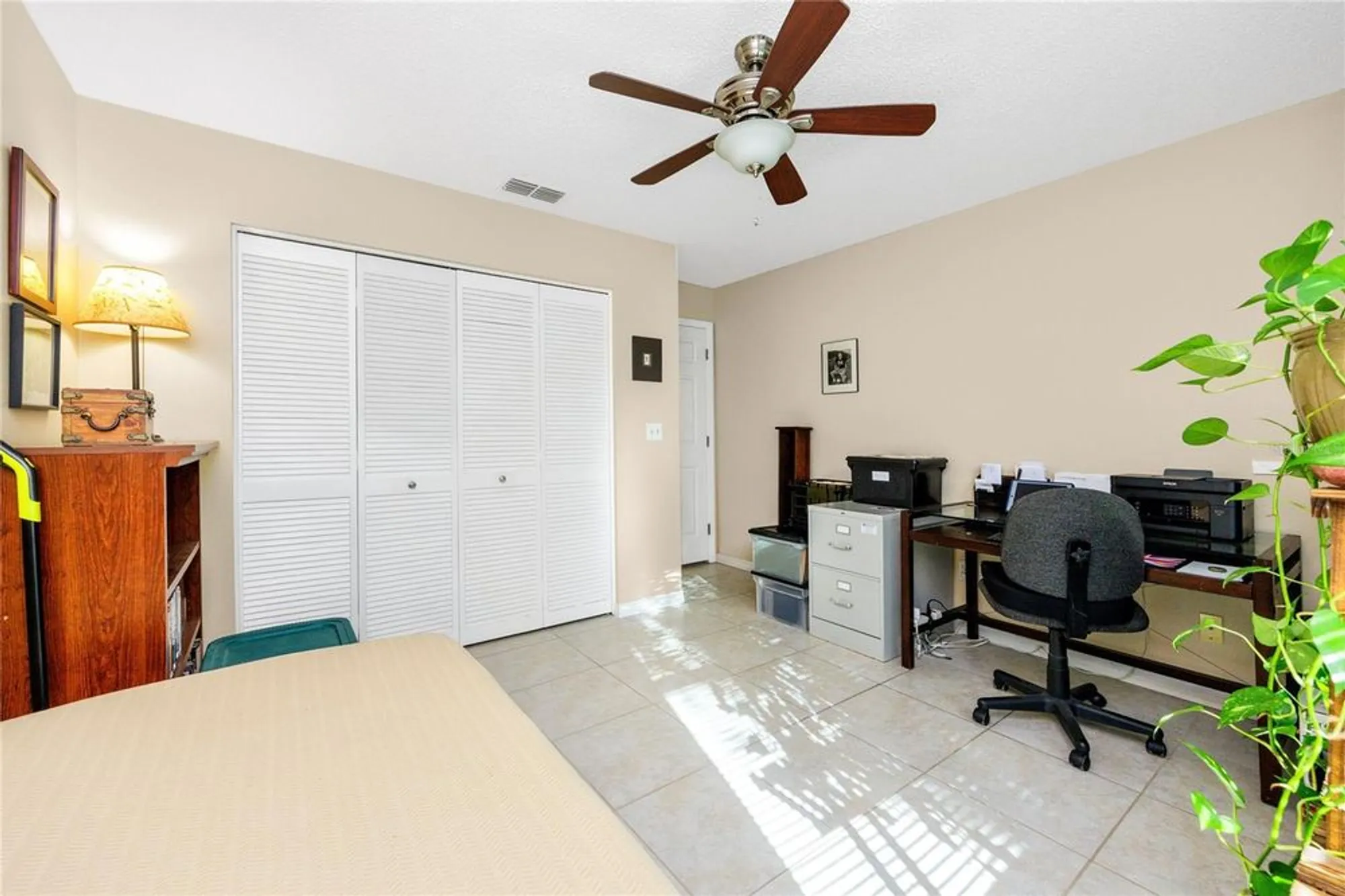 Property Slideshow image 17 of 31 | 2390 shelly dr d, Palm Harbor, FL, 34684