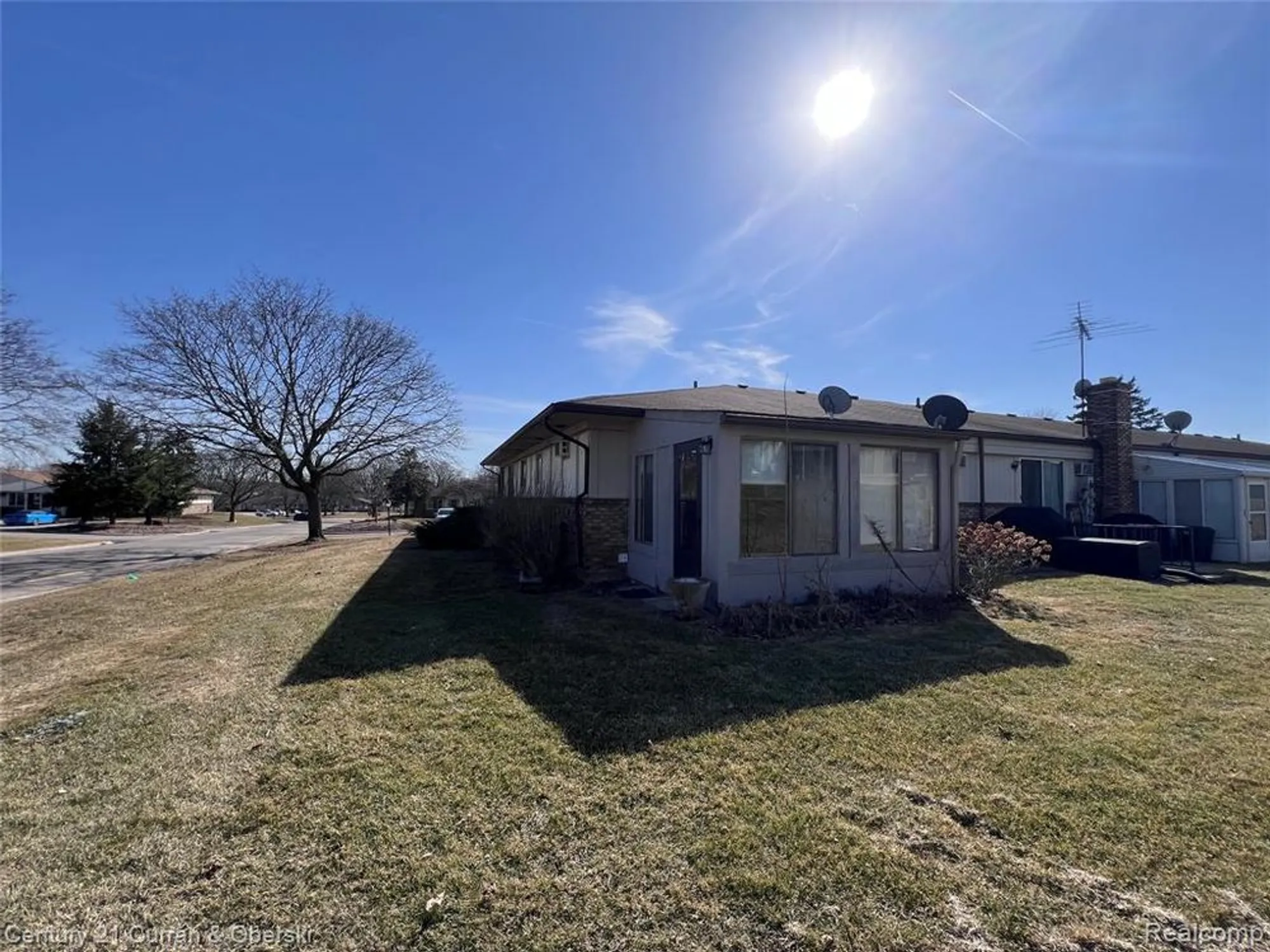 Property Slideshow image 12 of 12 | 25159 franklin ter # 8, South Lyon, MI, 48178