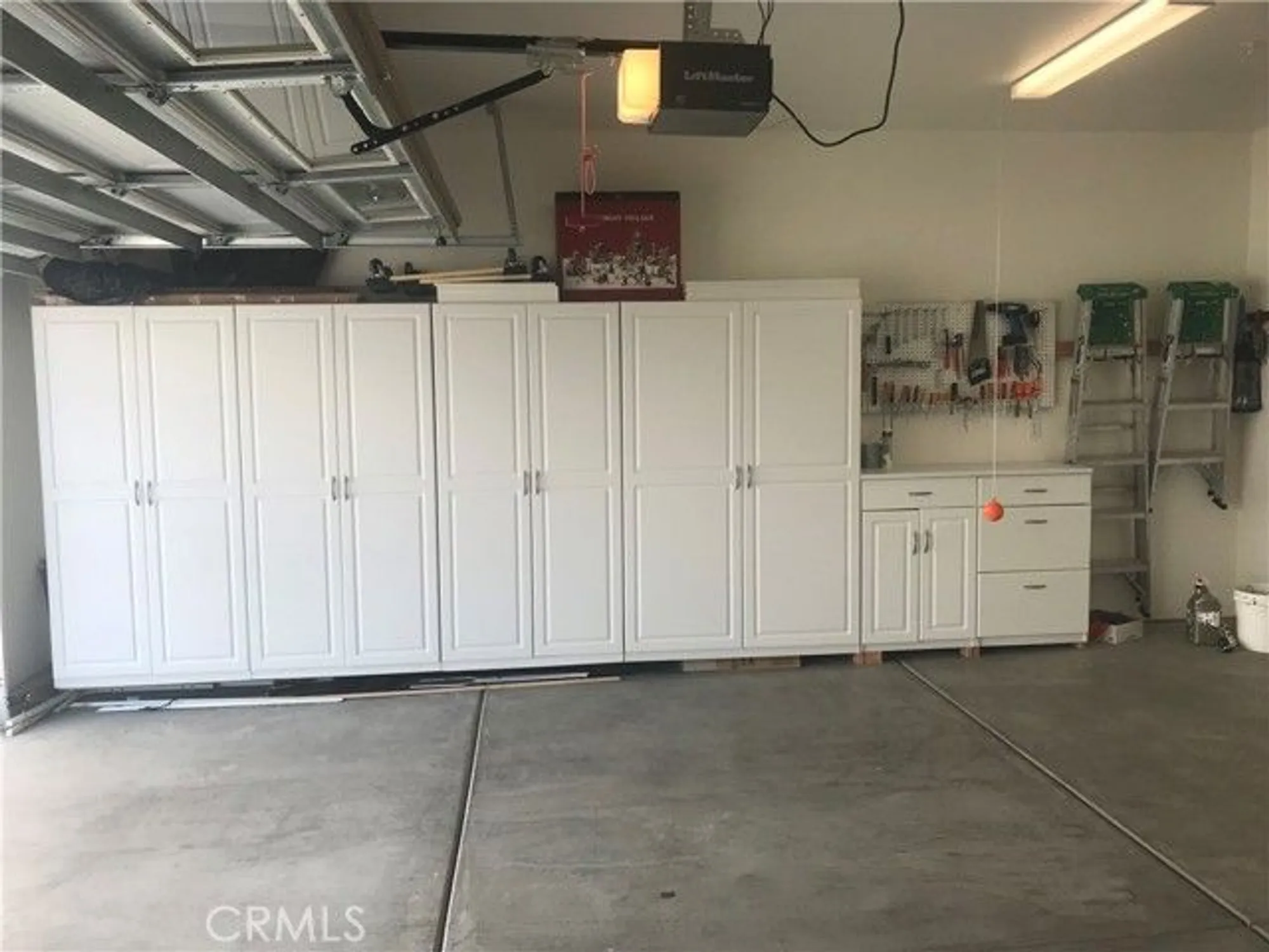 Property Slideshow image 38 of 71 | 11636 cascade st, Apple Valley, CA, 92308