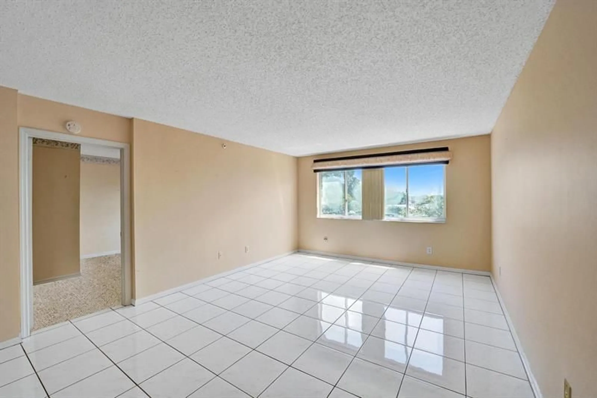 Property Slideshow image 7 of 61 | 9587 weldon cir apt b312, Fort Lauderdale, FL, 33321