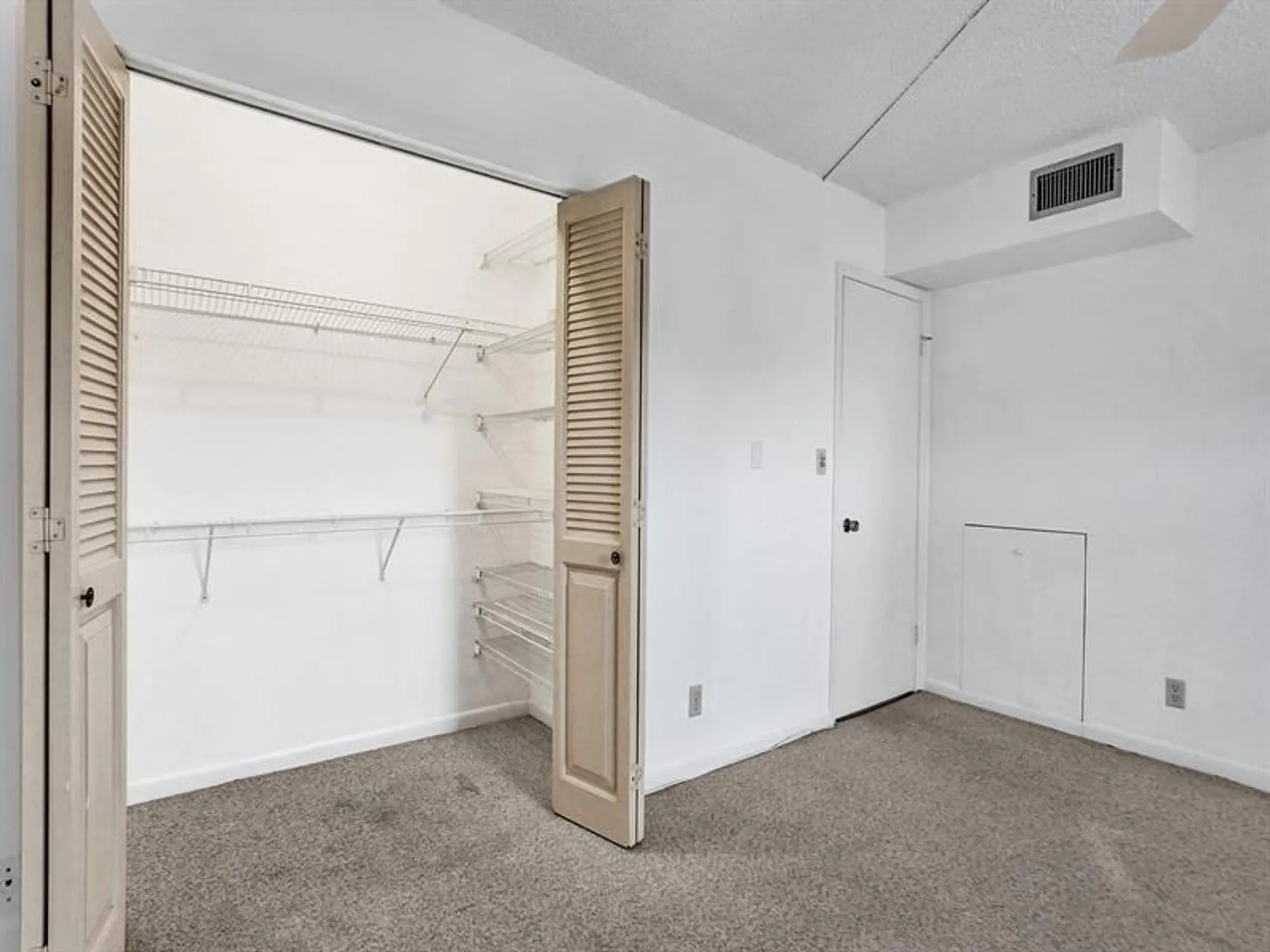 Property Slideshow image 32 of 64 | 3002 portofino isle c3, Coconut Creek, FL, 33066