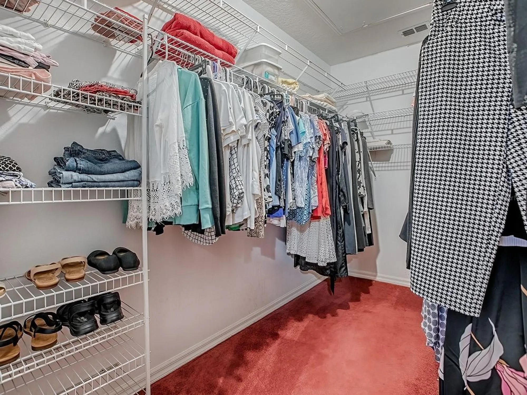 Property Slideshow image 28 of 62 | 25749 whisper oaks rd, Leesburg, FL, 34748