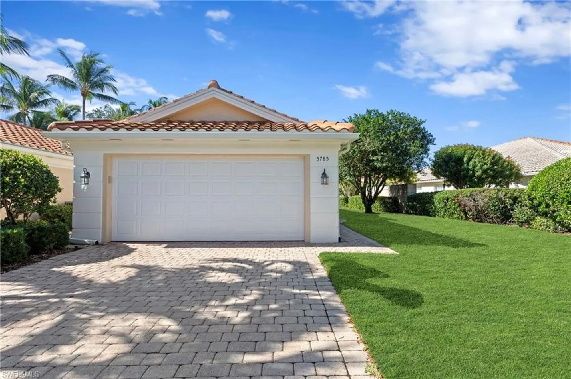 Property Slideshow image 1 of 42 | 5785 drummond way, Naples, FL, 34119