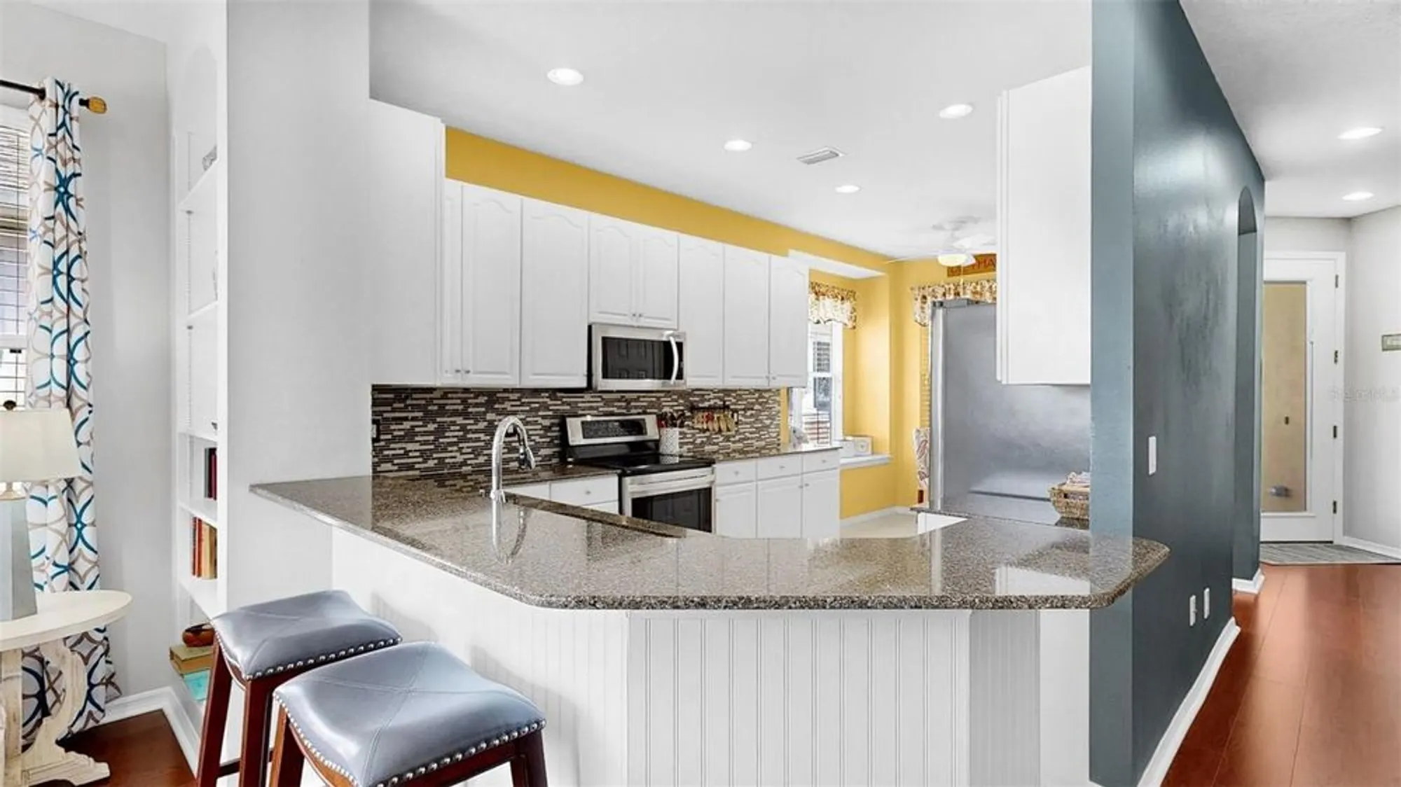 Property Slideshow image 17 of 57 | 203 oceania ct, Apollo Beach, FL, 33572