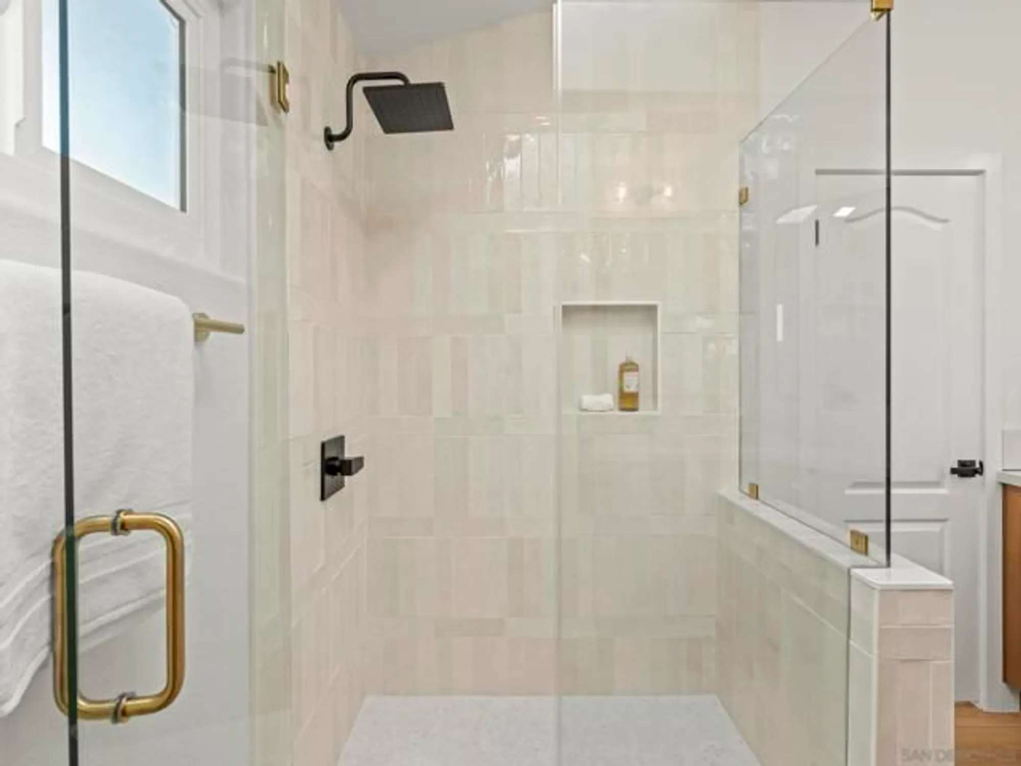 Property Slideshow image 34 of 64 | 4137 pindar way, Oceanside, CA, 92056