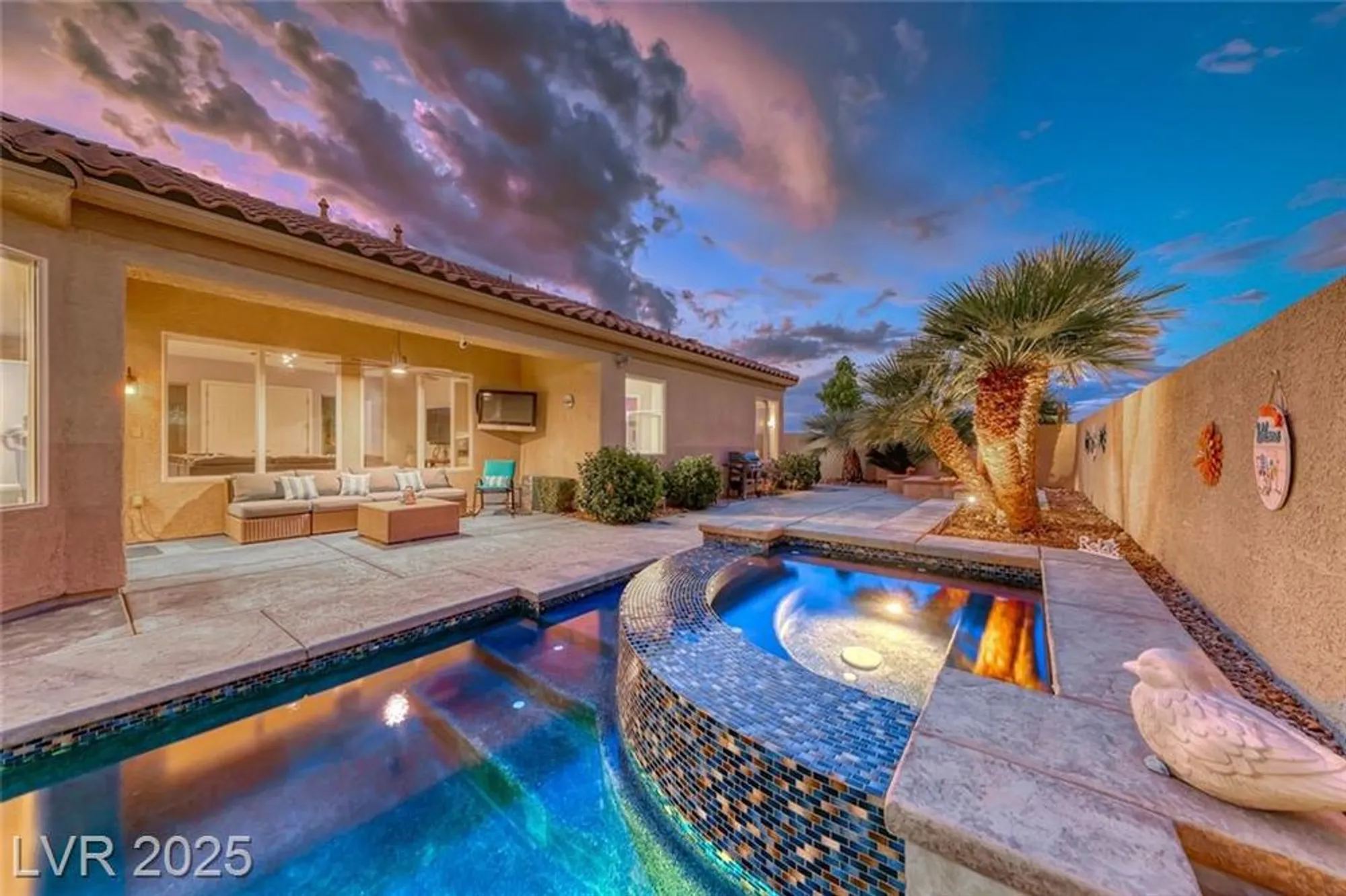 Property Slideshow image 11 of 67 | 2142 sandstone cliffs dr, Henderson, NV, 89044