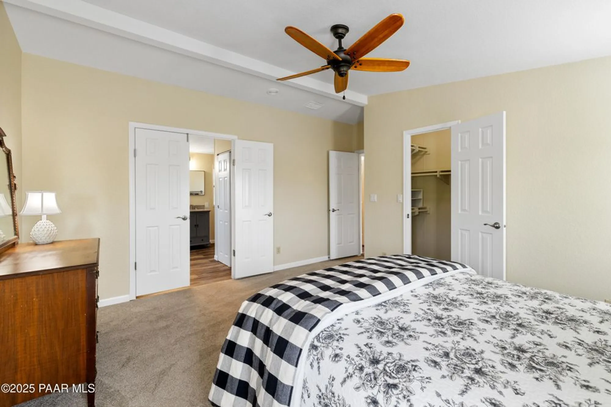 Property Slideshow image 17 of 48 | 1947 e mountain hollow dr, Prescott, AZ, 86301