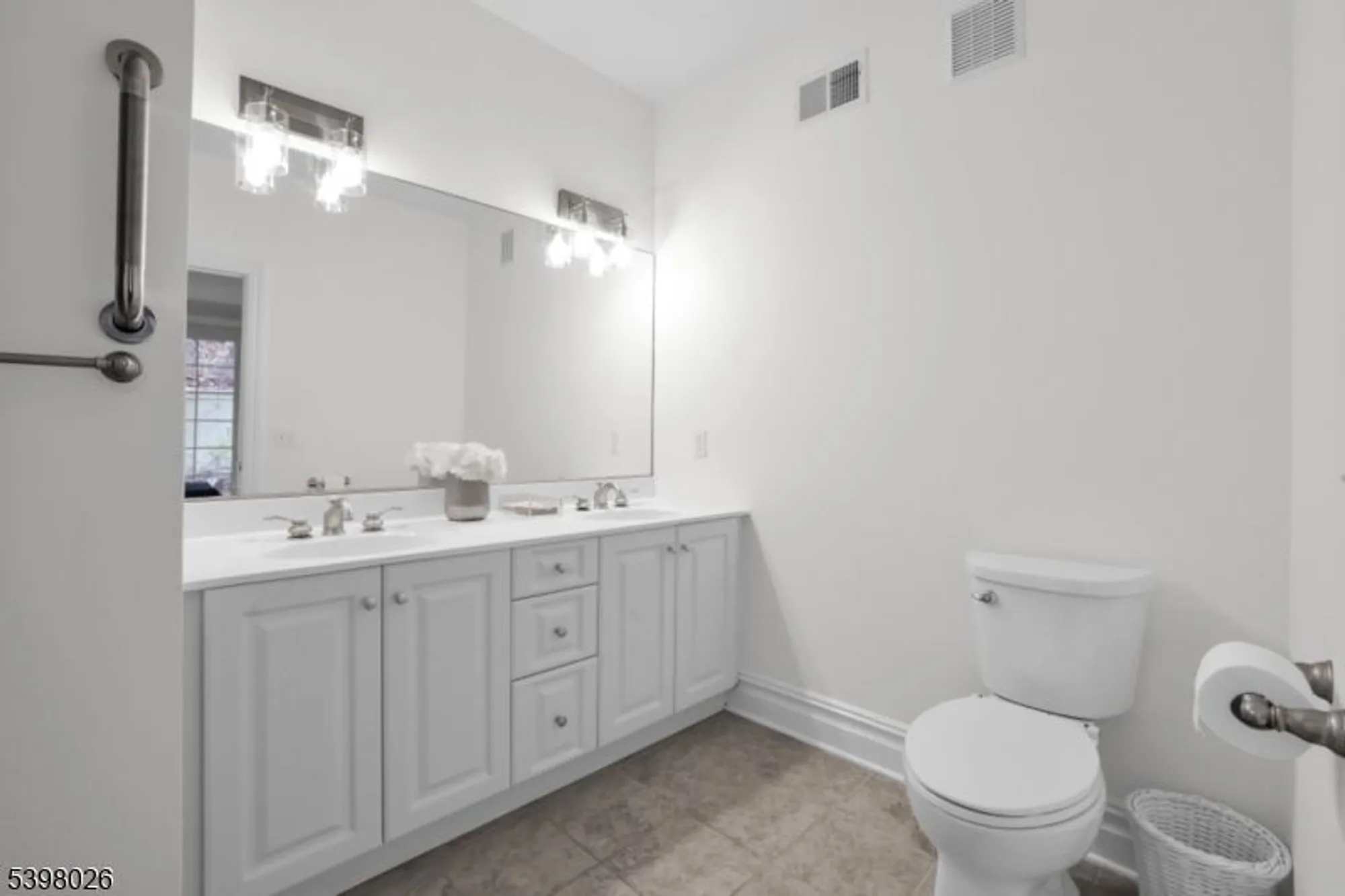 Property Slideshow image 14 of 19 | 34 schmidt cir, Watchung, NJ, 07069