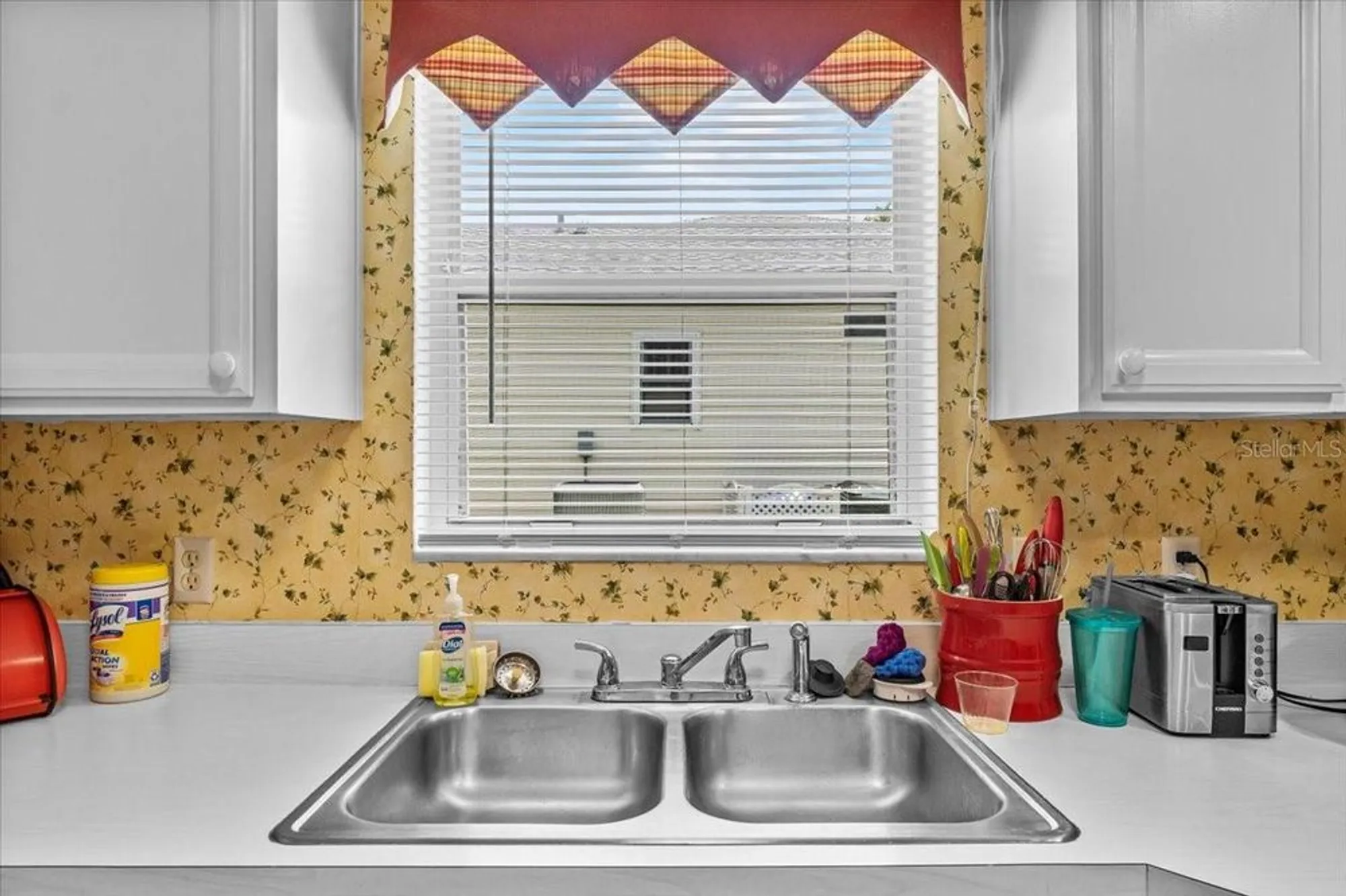 Property Slideshow image 11 of 100 | 6116 magpie dr, Lakeland, FL, 33809