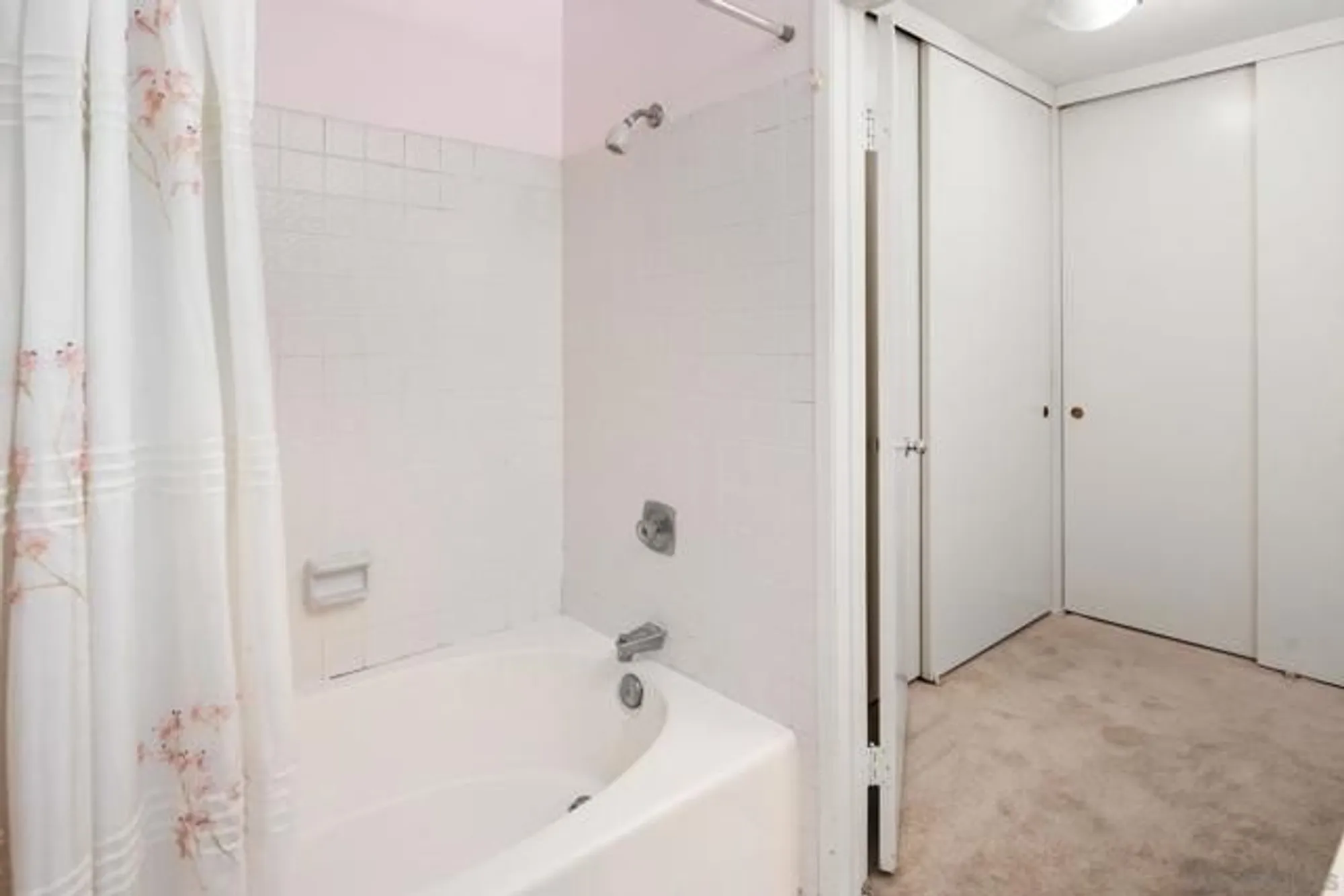 Property Slideshow image 12 of 28 | 12565 oaks north dr 115, San Diego, CA, 92128