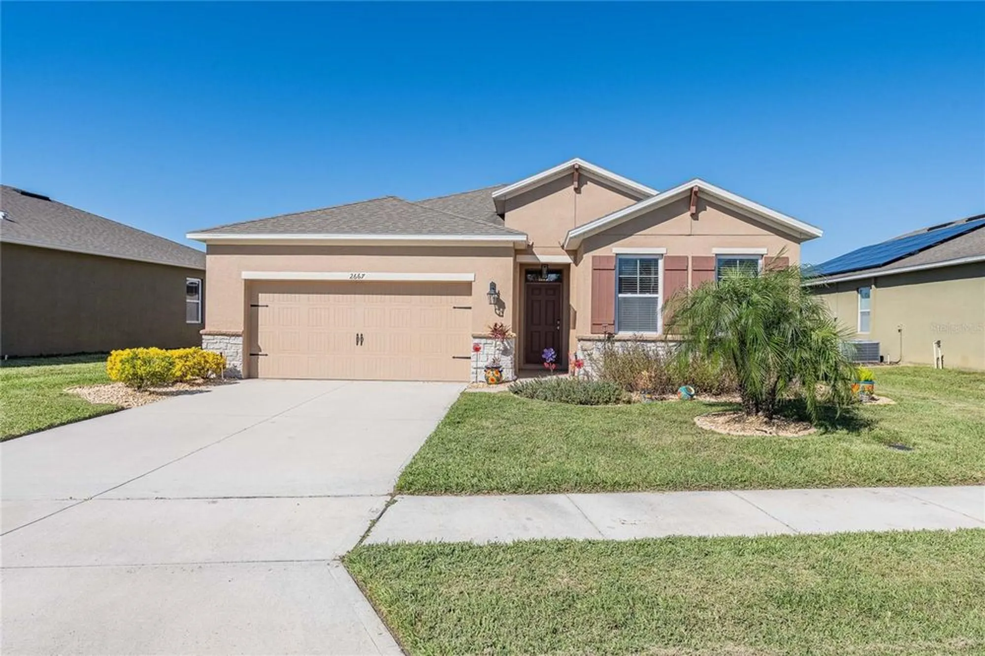 Property Slideshow image 2 of 52 | 2667 canyon crest dr, Lakeland, FL, 33811