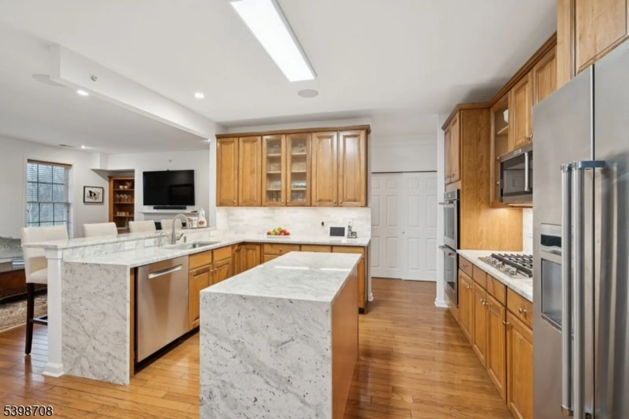 Property Slideshow image 16 of 35 | 911 holly ln # 11, Cedar Grove, NJ, 07009