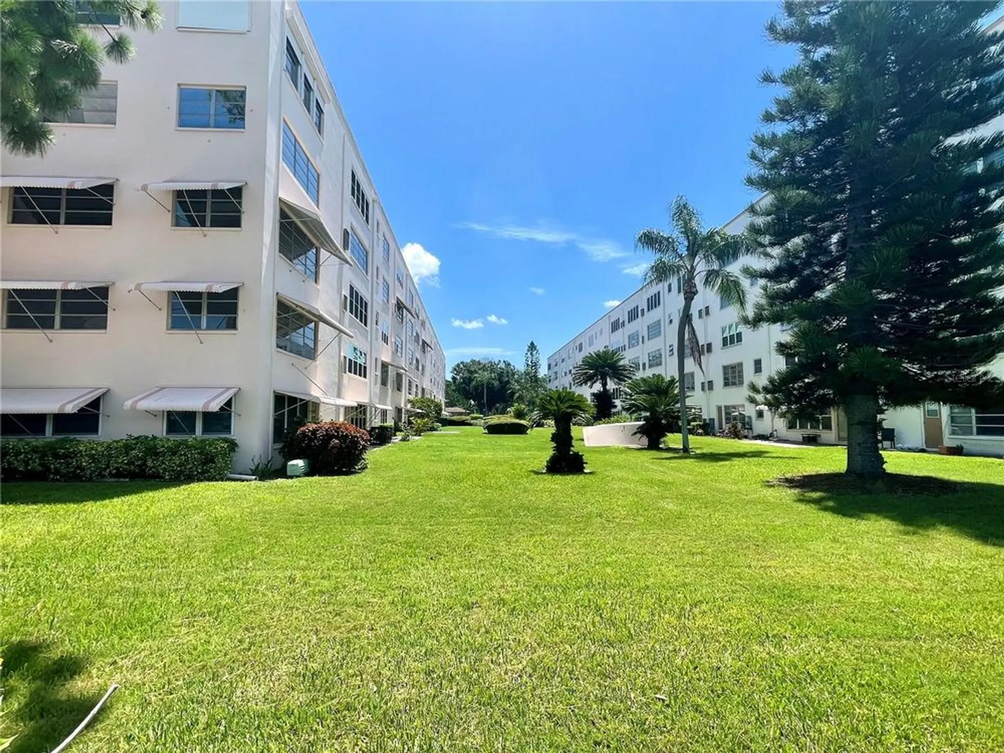 Property Slideshow image 34 of 73 | 5623 80th st n unit 406, Saint Petersburg, FL, 33709