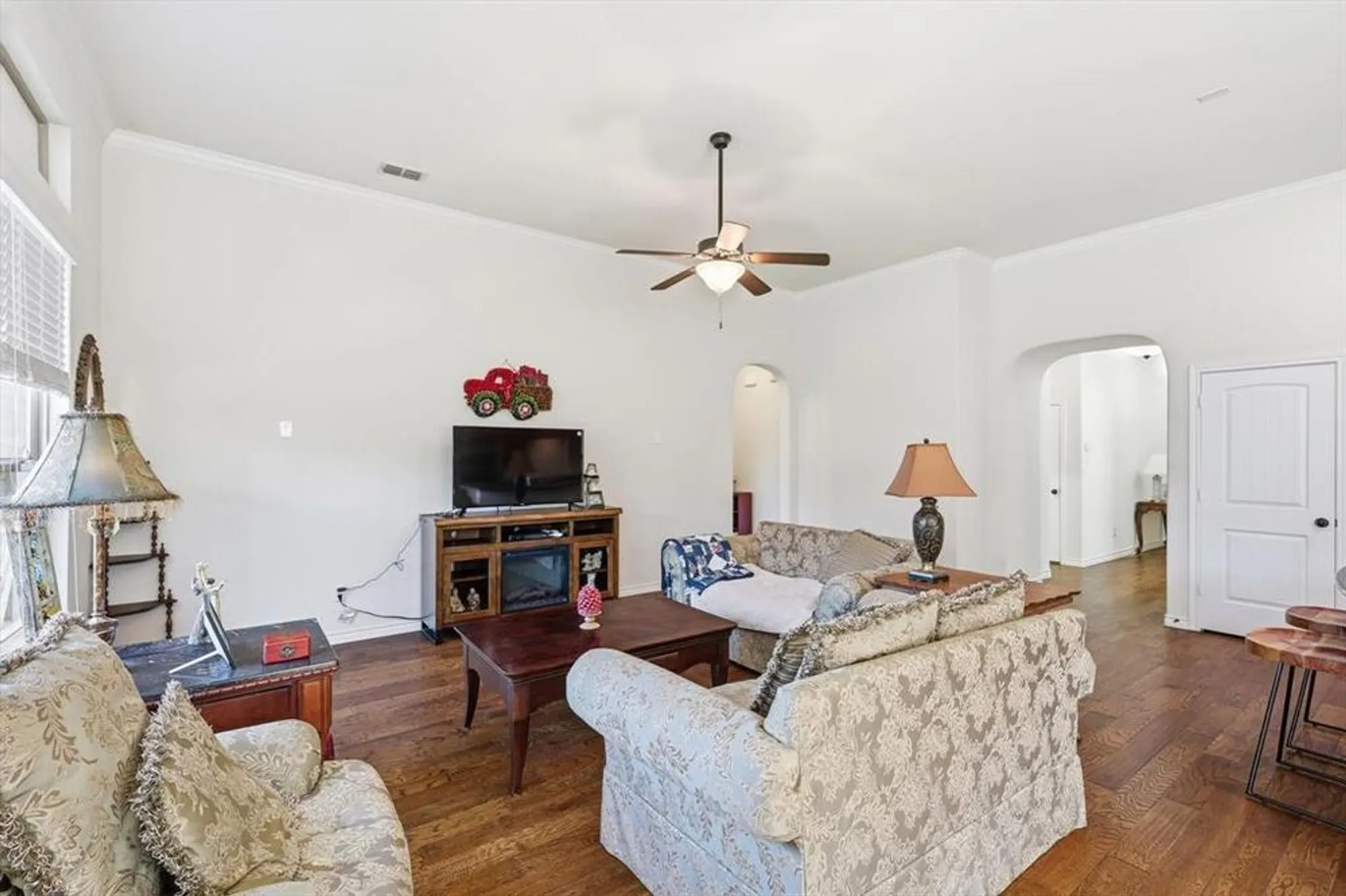 Property Slideshow image 10 of 31 | 600 caudle ln, Savannah, TX, 76227