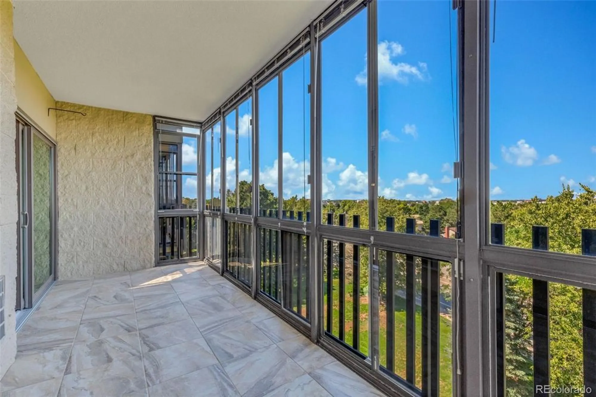 Property Slideshow image 20 of 50 | 14390 e marina dr apt 606, Aurora, CO, 80014