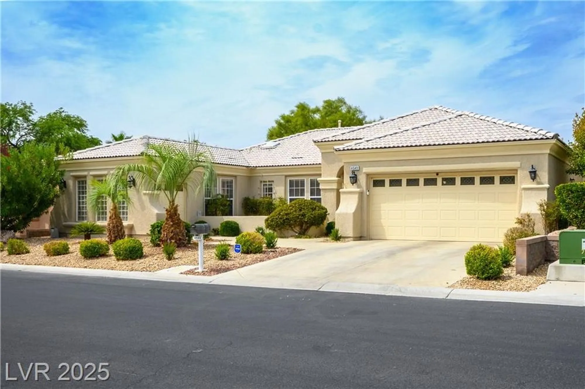 Property Slideshow image 8 of 43 | 4549 largo cantata st, Las Vegas, NV, 89135