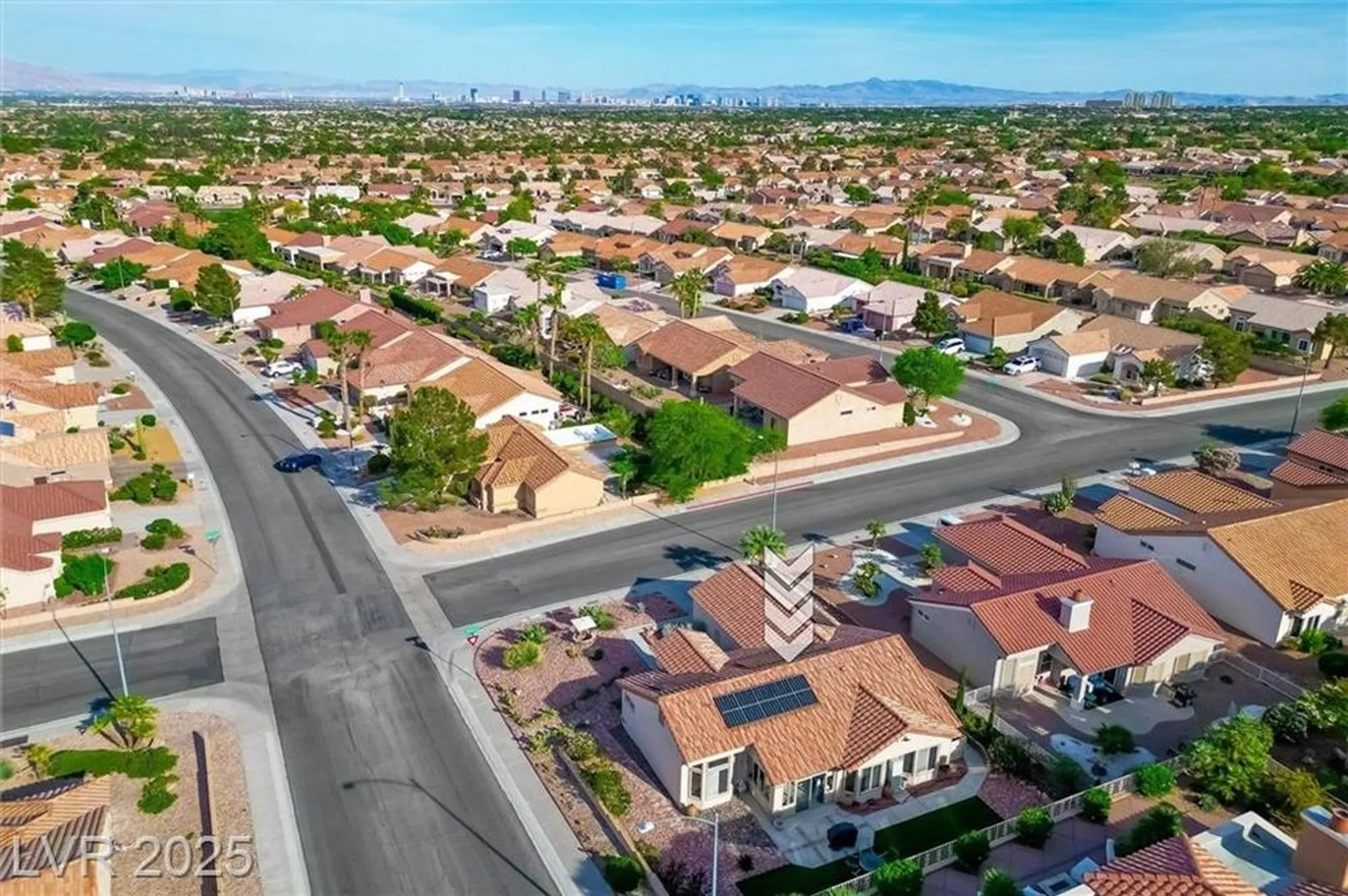 Property Slideshow image 46 of 52 | 2725 byron dr, Las Vegas, NV, 89134