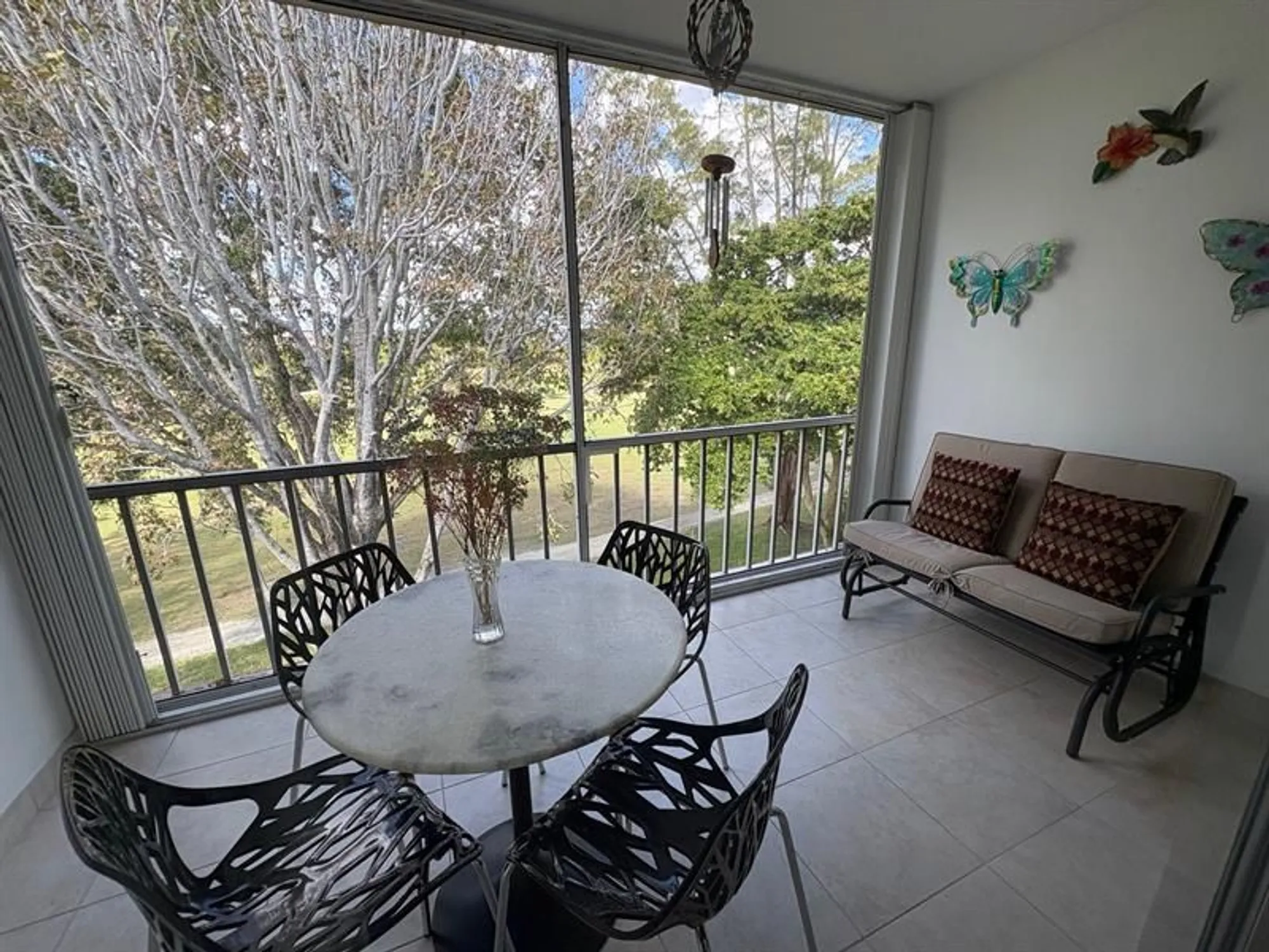 Property Slideshow image 12 of 70 | 1055 country club dr 404, Margate, FL, 33063