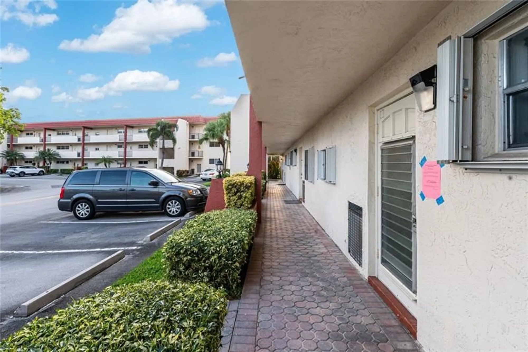 Property Slideshow image 22 of 56 | 9611 n hollybrook lake dr 107, Pembroke Pines, FL, 33025