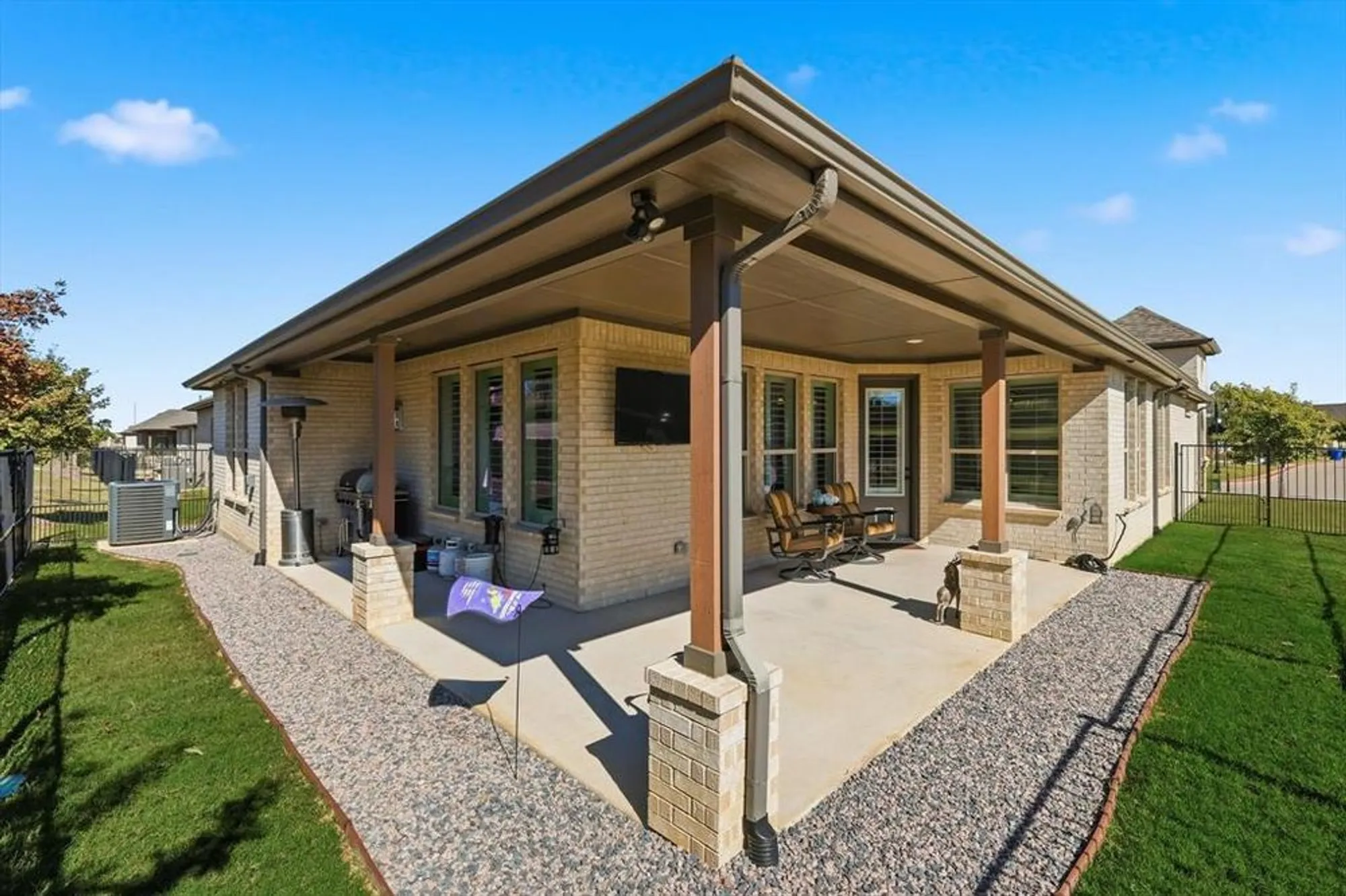 Property Slideshow image 24 of 25 | 912 hacienda dr, Mansfield, TX, 76063