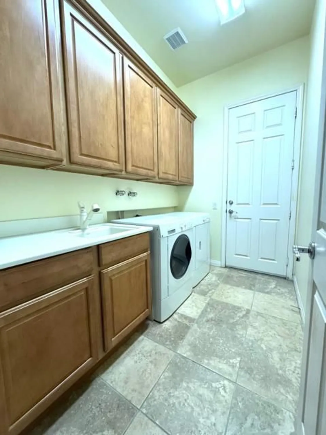 Property Slideshow image 27 of 36 | 80880 avenida santa regina, Indio, CA, 92203