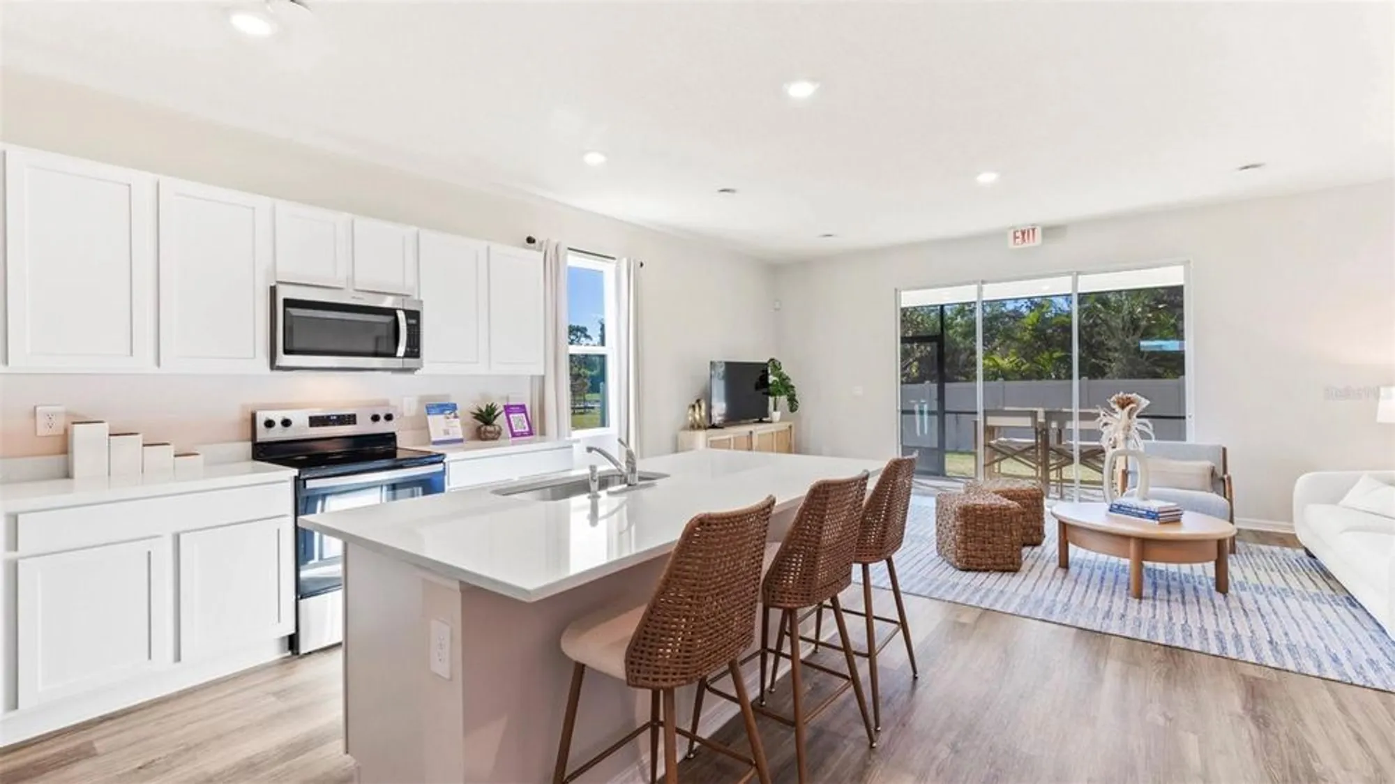 Property Slideshow image 8 of 21 | 1655 bay rd, Sarasota, FL, 34239